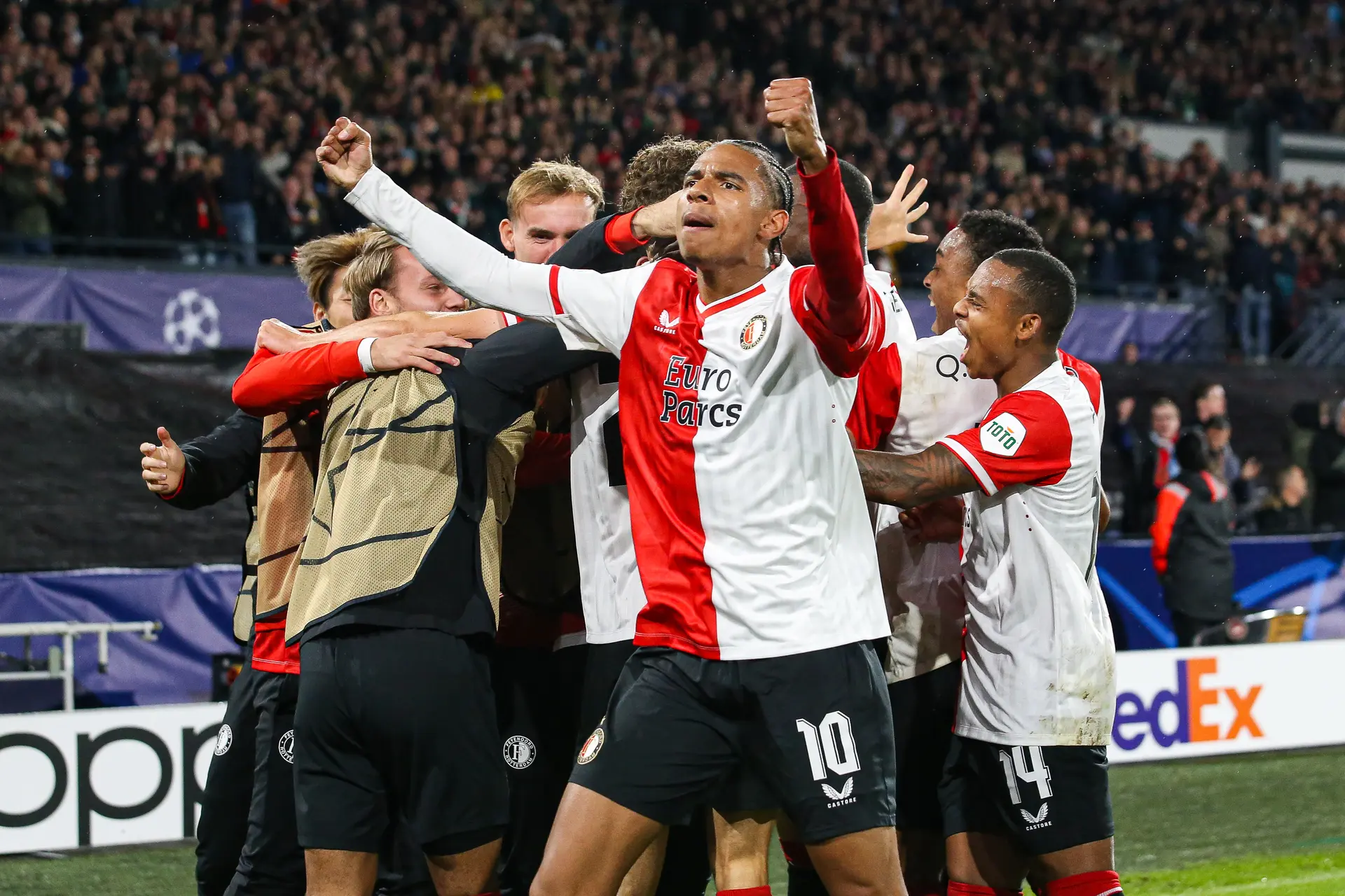 Feyenoord boekt overtuigende overwinning op Lazio