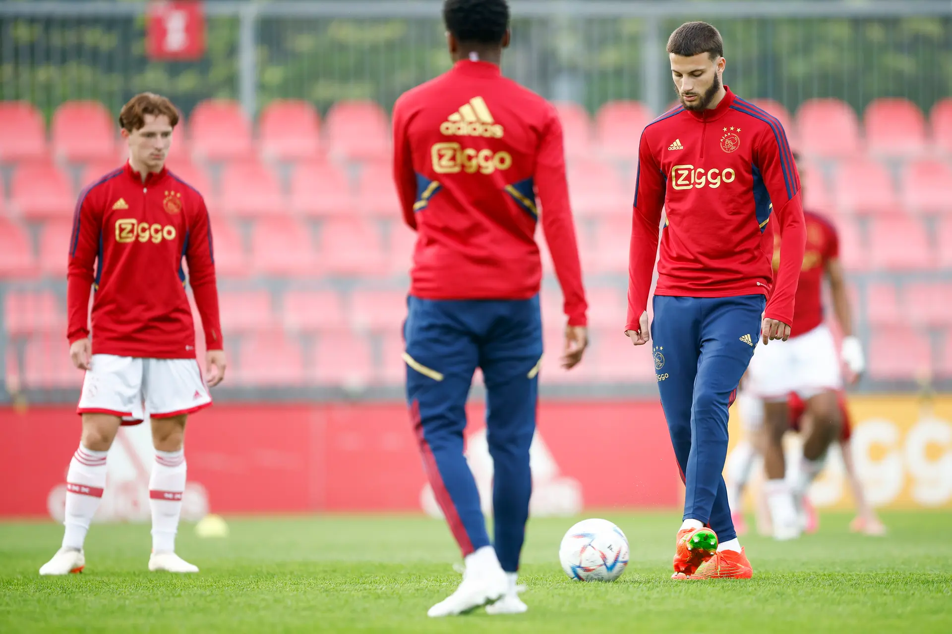 mateja milovanovic ajax