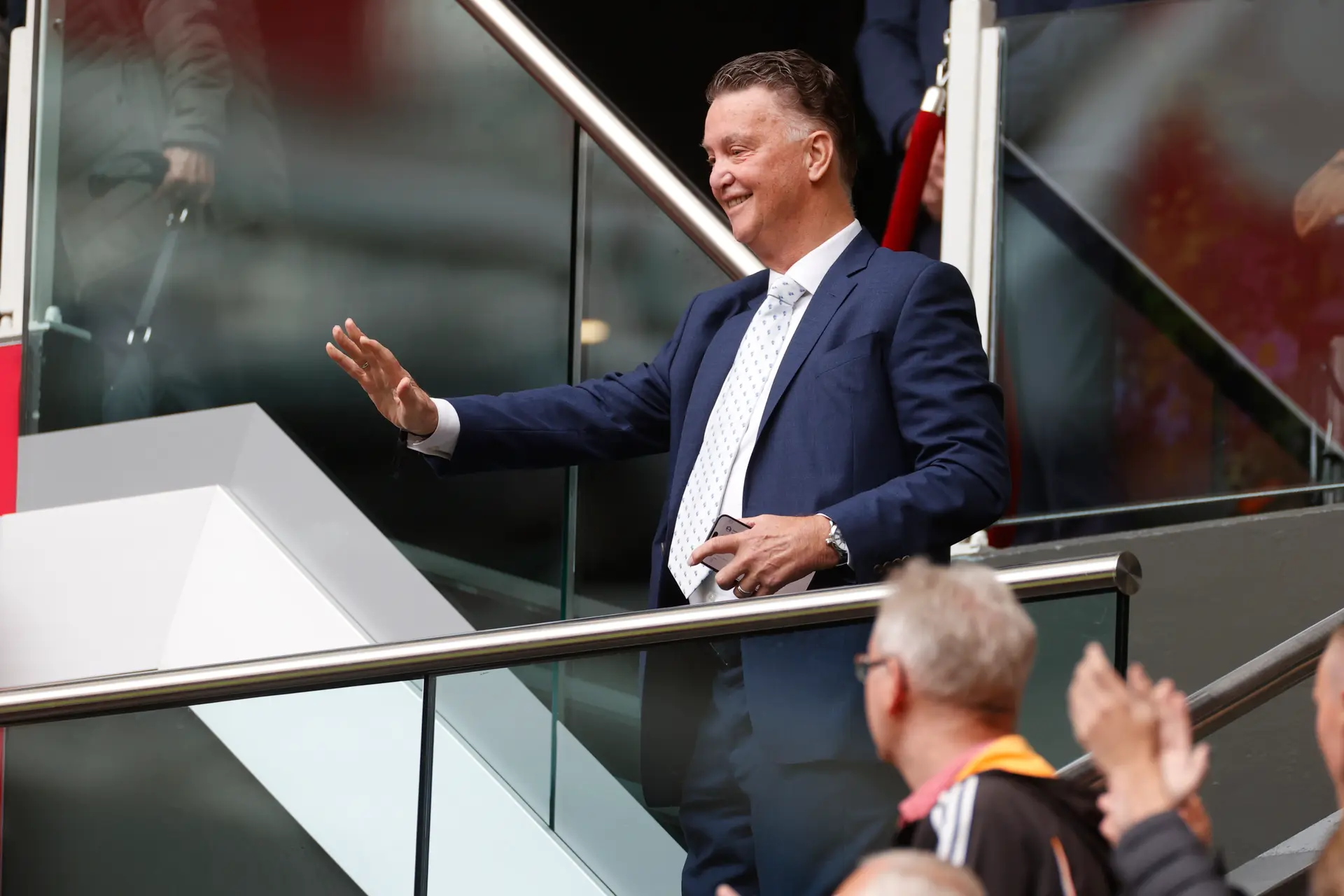'Van Gaal, Rijkaard en Ten Cate kunnen Heitinga over het dode punt heen helpen'