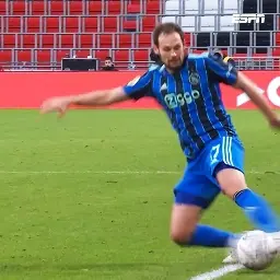 Deligt1986