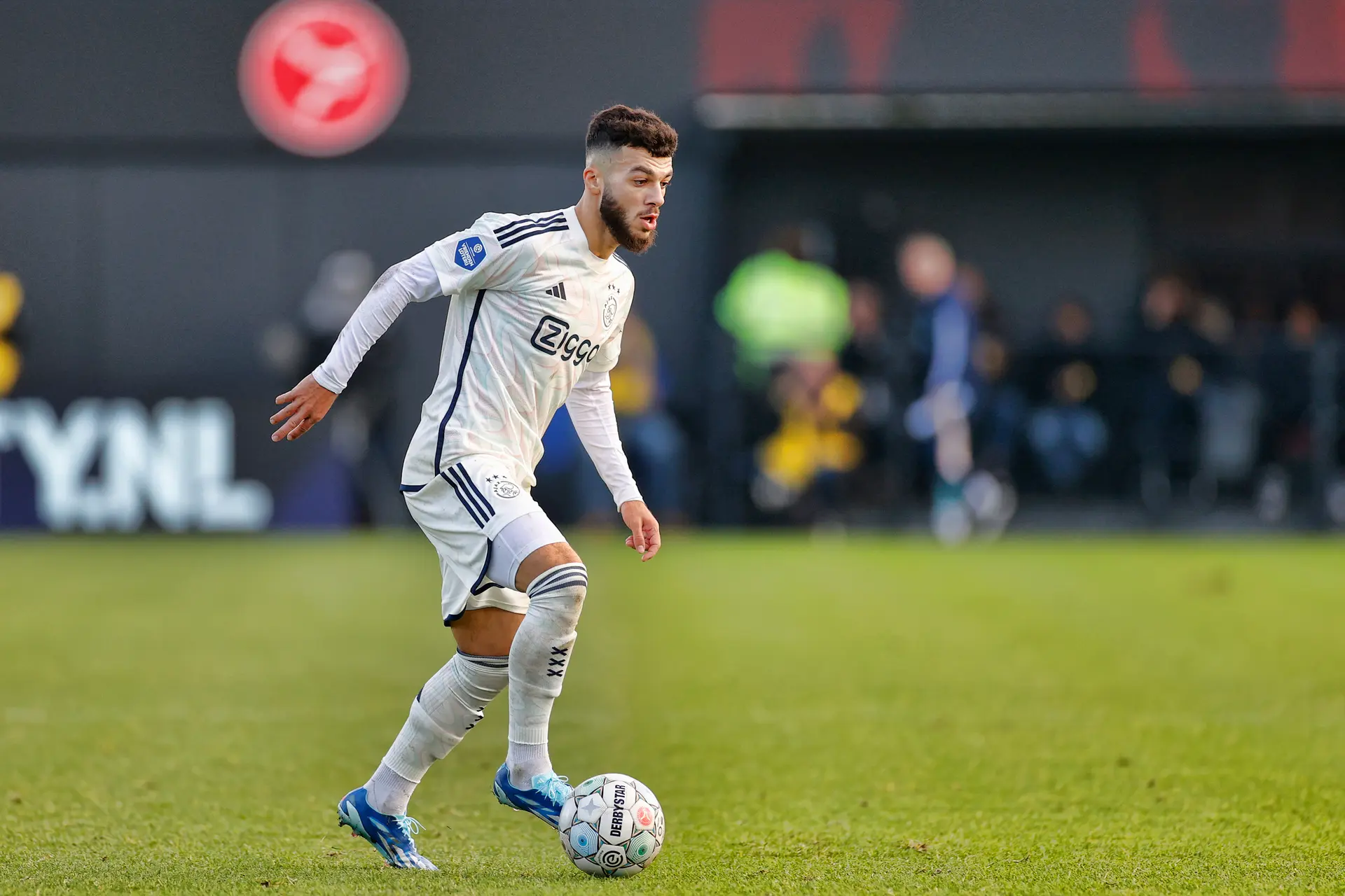 [Update IV] L'Équipe: 'Ajax en FC Metz akkoord over transfer Mikautadze'