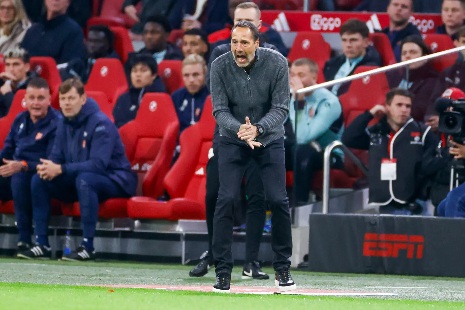 Van 't Schip hoopt ondanks tevredenheid op meer 'precisie' in eindfase bij Ajax