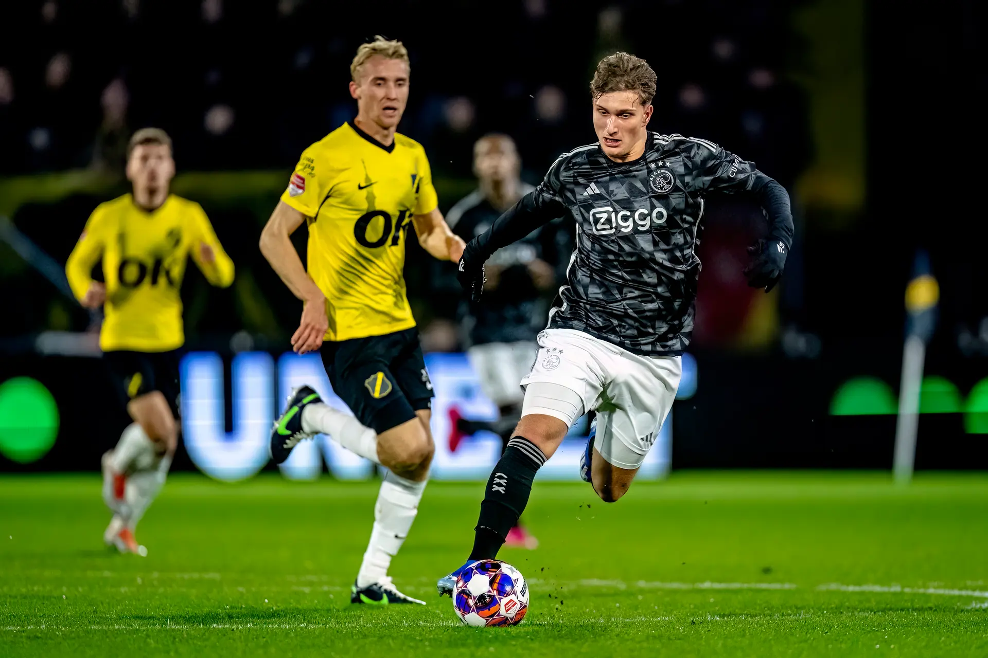 Solodoelpunt Godts levert Jong Ajax uiteindelijk gelijkspel op bij NAC Breda