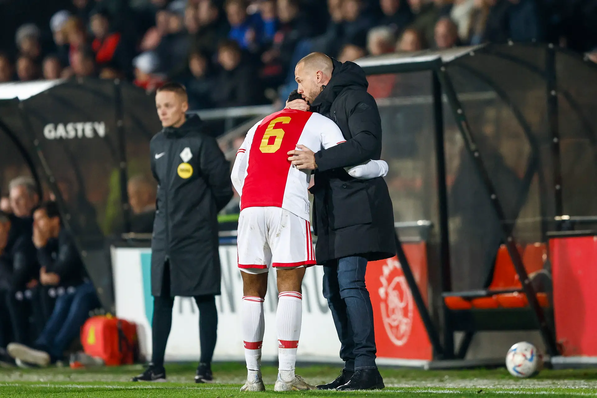 Vos is Heitinga dankbaar: 'Ik was eerst heel gesloten en liet weinig emoties zien'