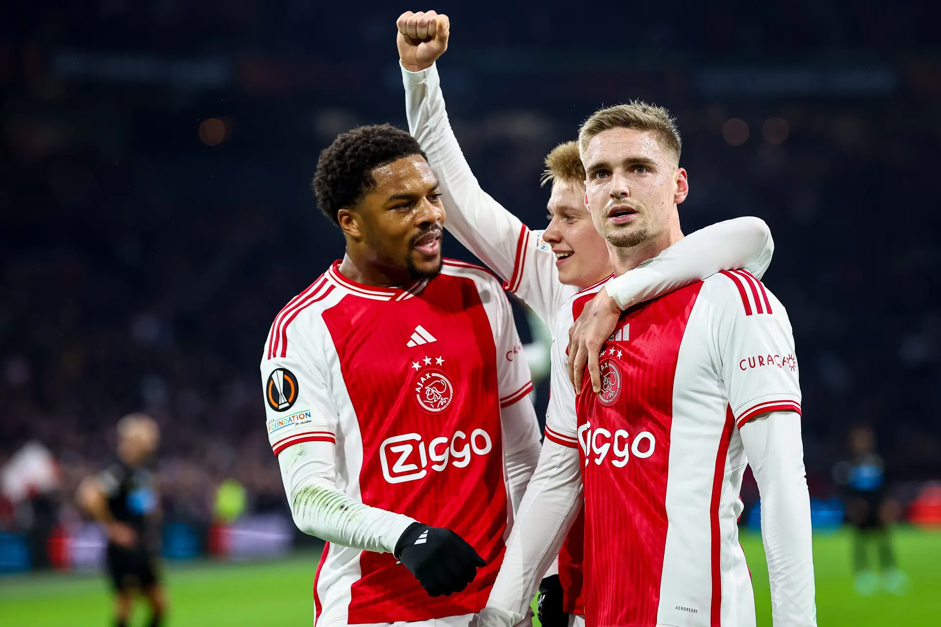 Ajax verslaat AEK Athene en is na winterstop actief in Conference League