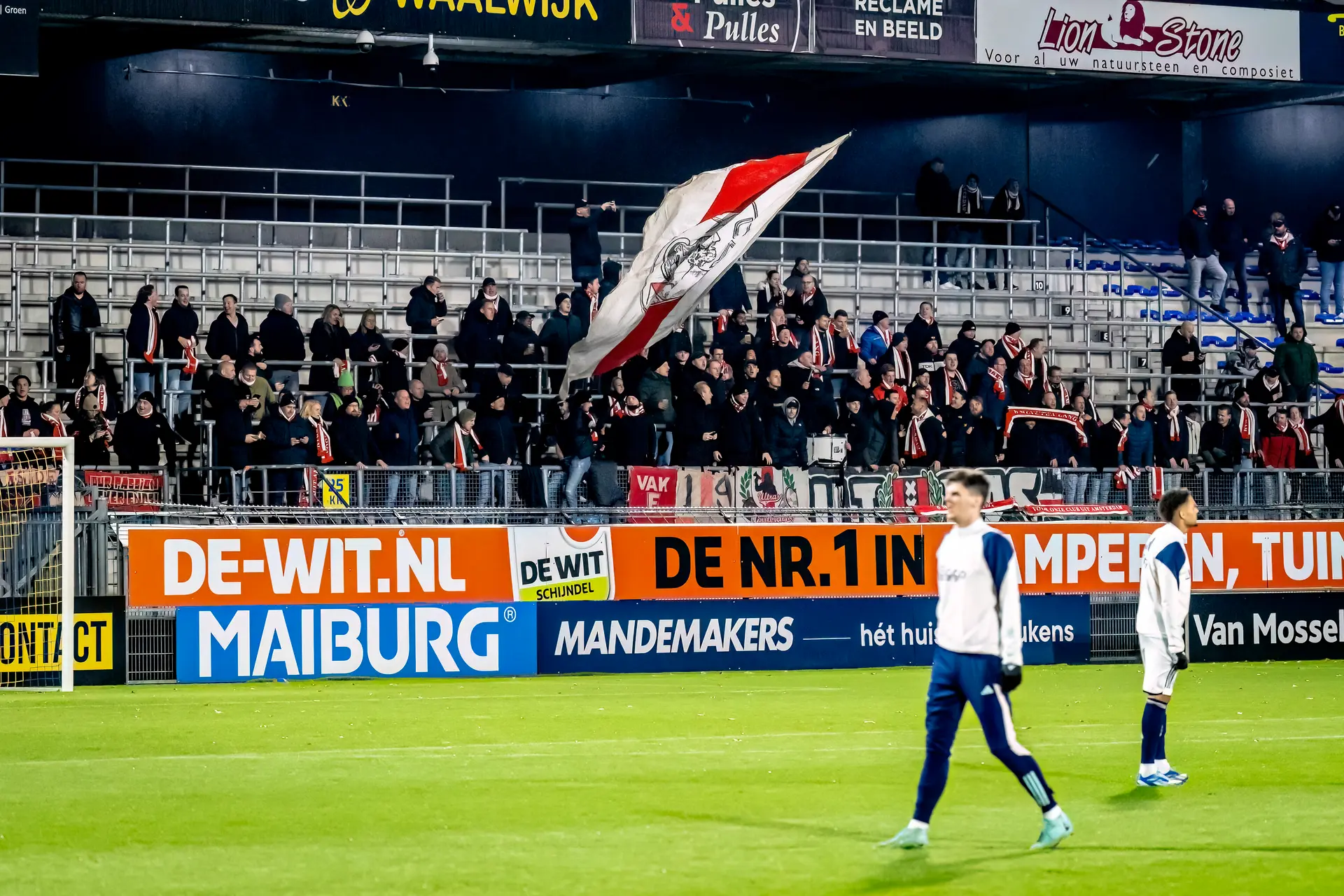 Ajax komt resterende tien minuten tegen RKC Waalwijk goed door en klimt naar zesde plek