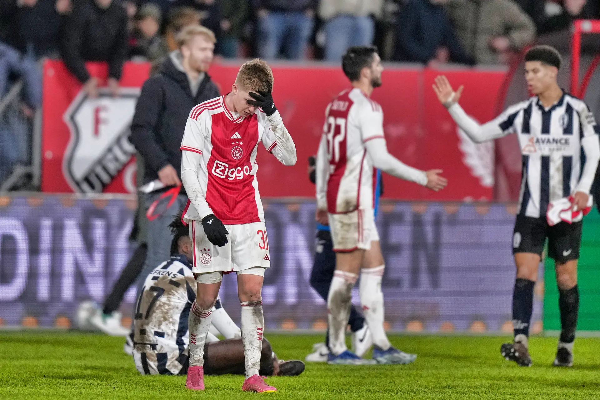 Kwakman ziet Ajax dat weer terug bij af is: 'Al het chagrijn is weer helemaal terug'