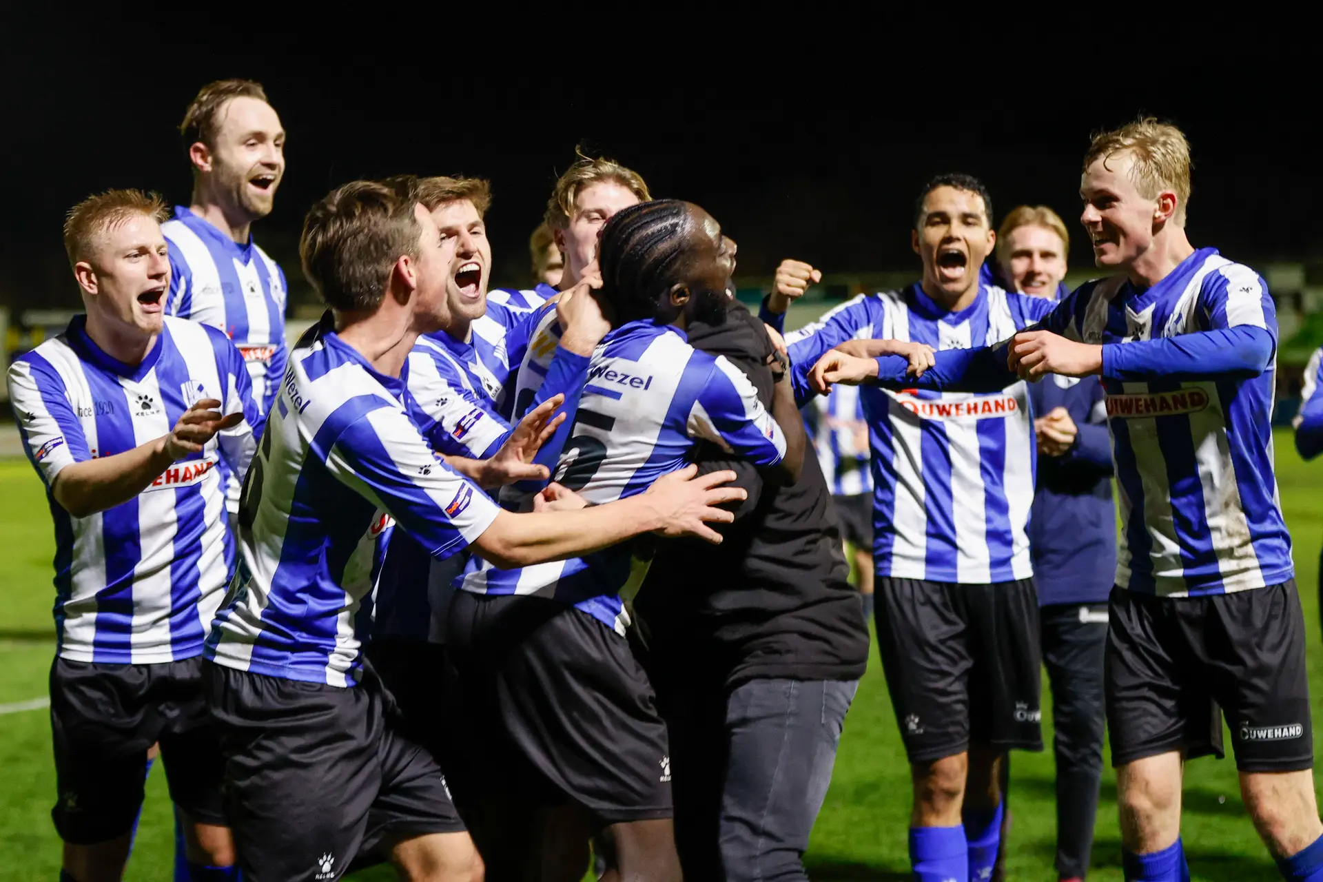 Quick Boys verrast en schakelt De Graafschap uit in bekertoernooi