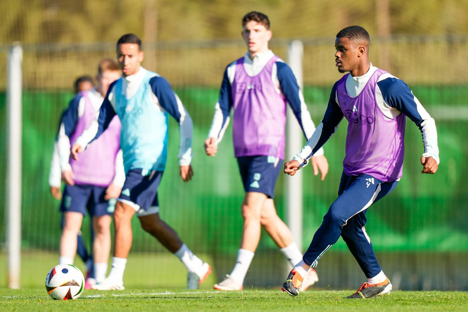 Ajax trainde met dertien man in aanloop naar Utrecht