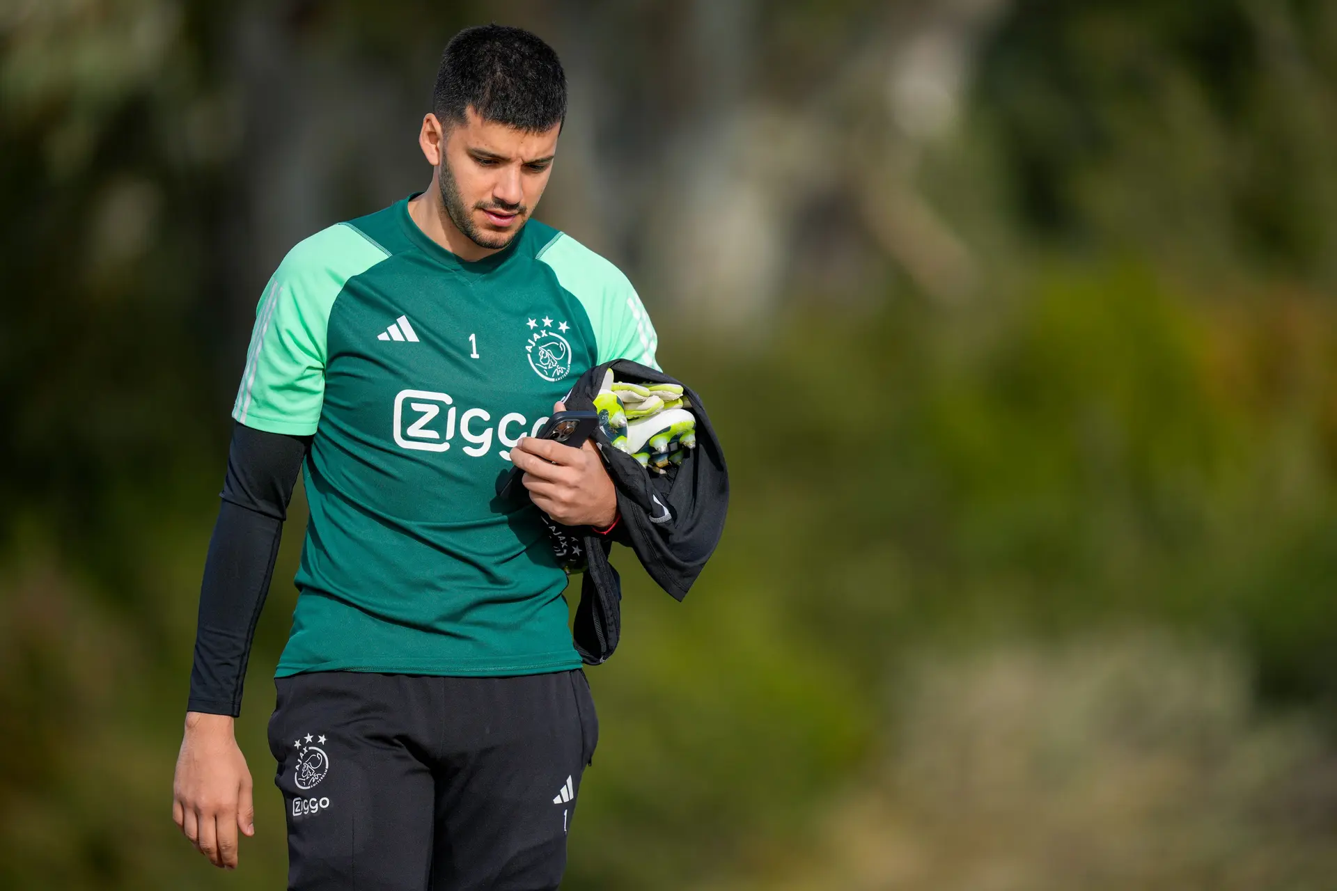 Rulli: 'Als er aanbiedingen uit topcompetities komen, ga ik daarover nadenken'