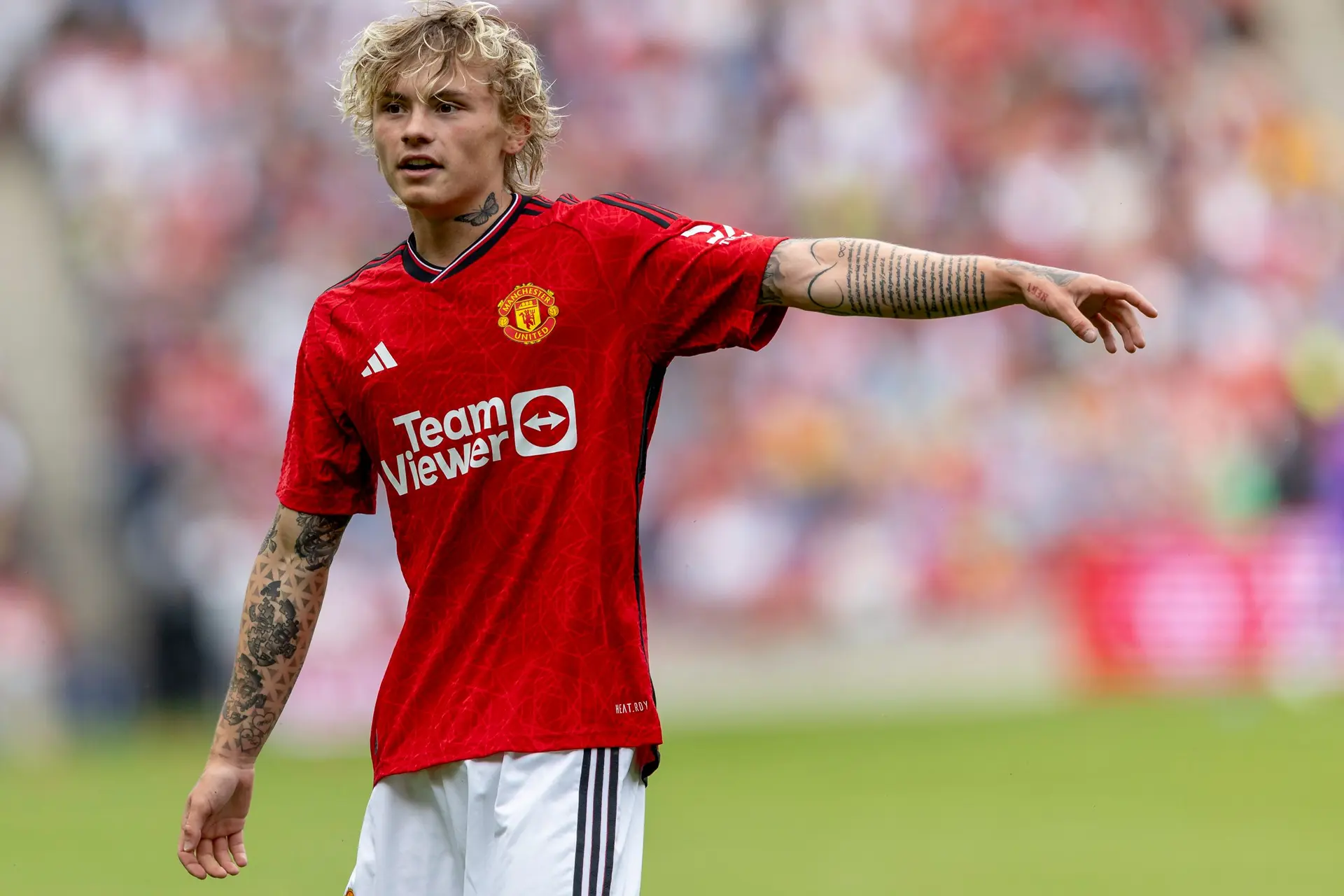 Geruchtenmolen: 'Ajax heeft belangstelling in United talent Isak Hansen-Aarøen'