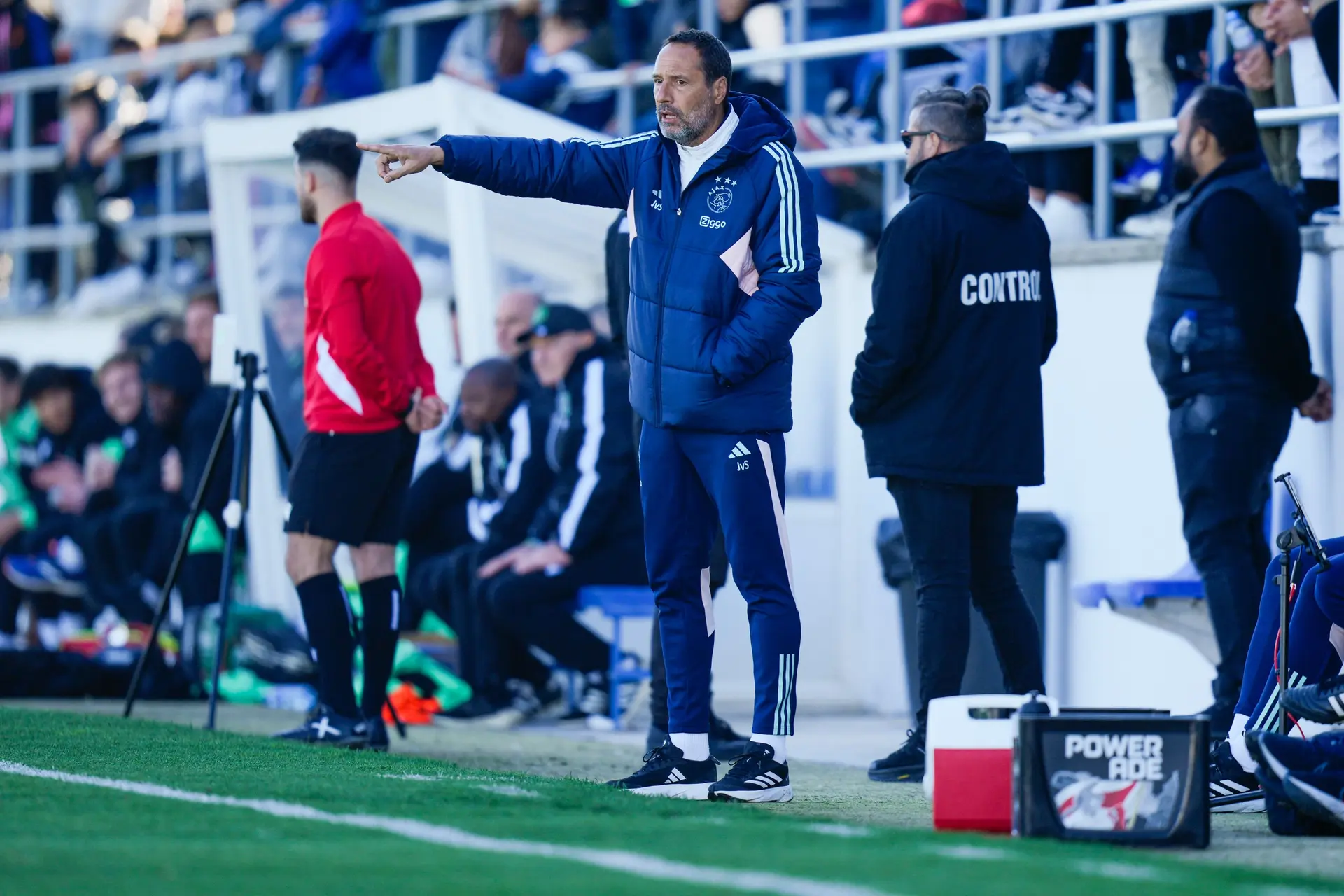 Van 't Schip ziet te groot verschil tussen basis en reserves: 'Gat moet kleiner'