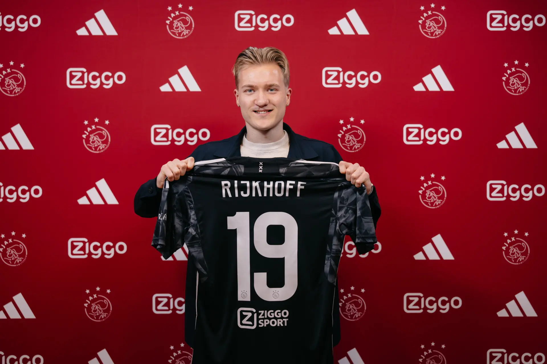 Rijkhoff werd volwassen in Duitsland: 'Gesprekken gevoerd met Reus en Hummels'