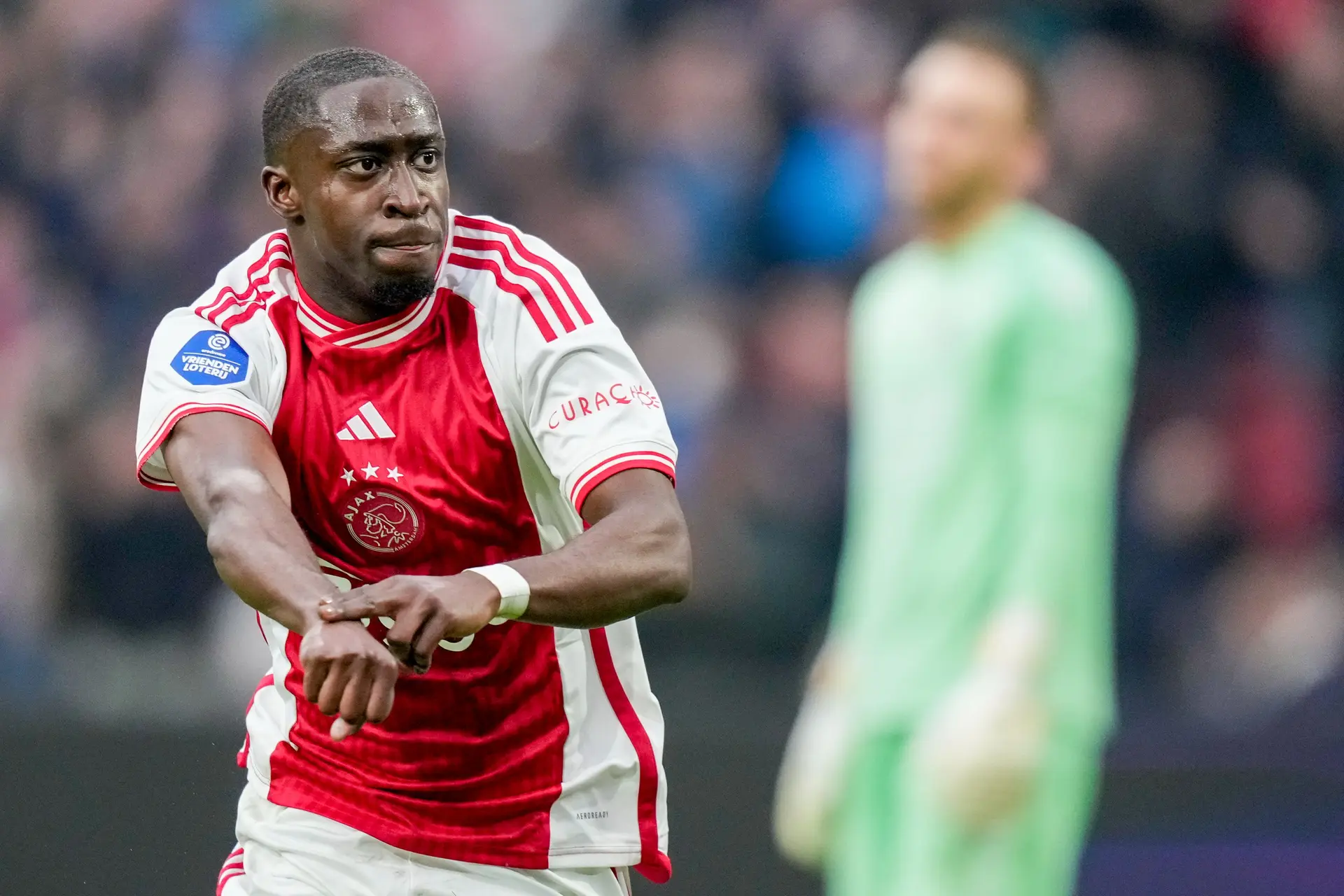 [Update] 'Olympique Lyon heeft vijftien miljoen euro over voor Forbs'