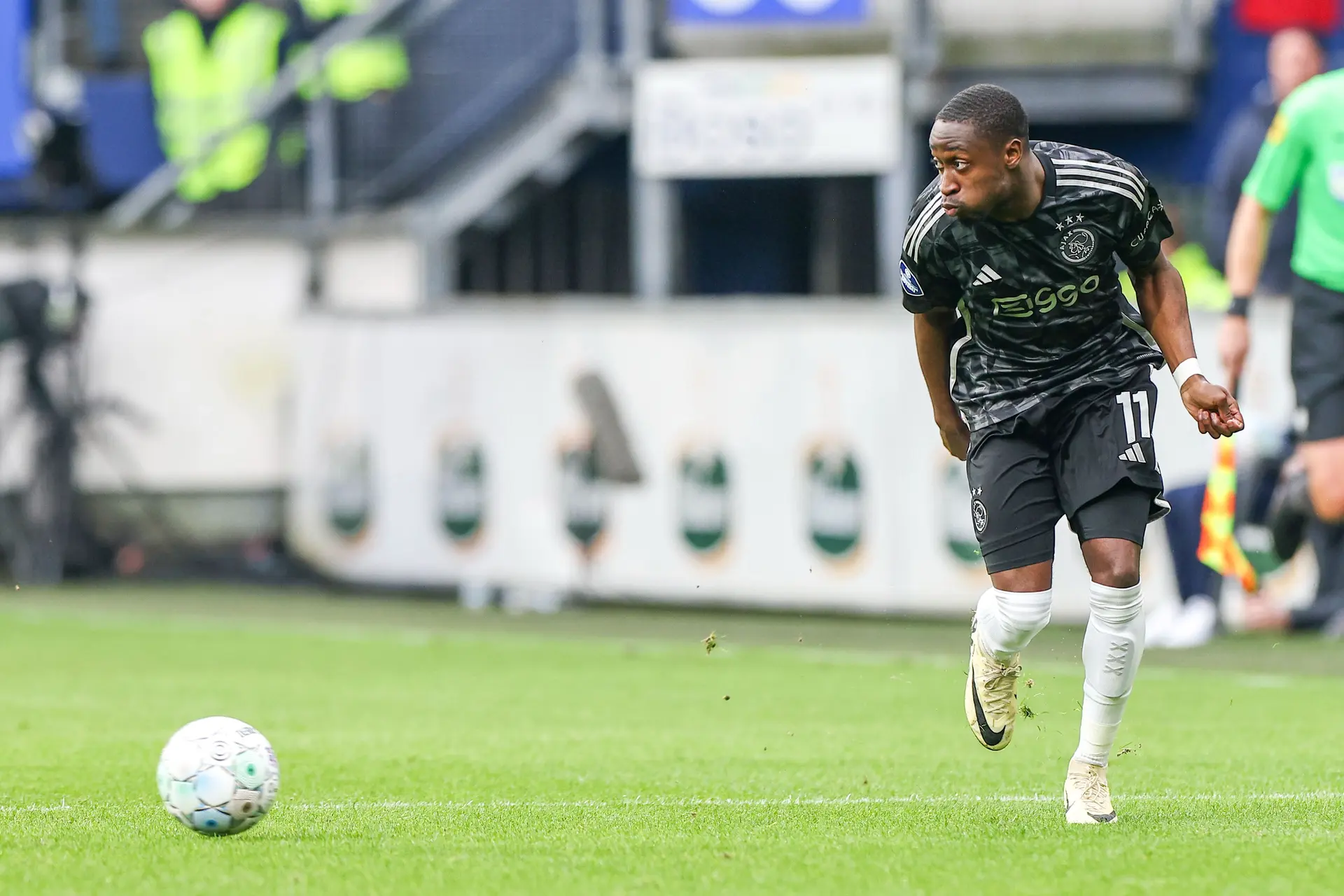 NB: 'Er kwam zonder Bergwijn geen enkele dreiging vanaf de linkerkant'