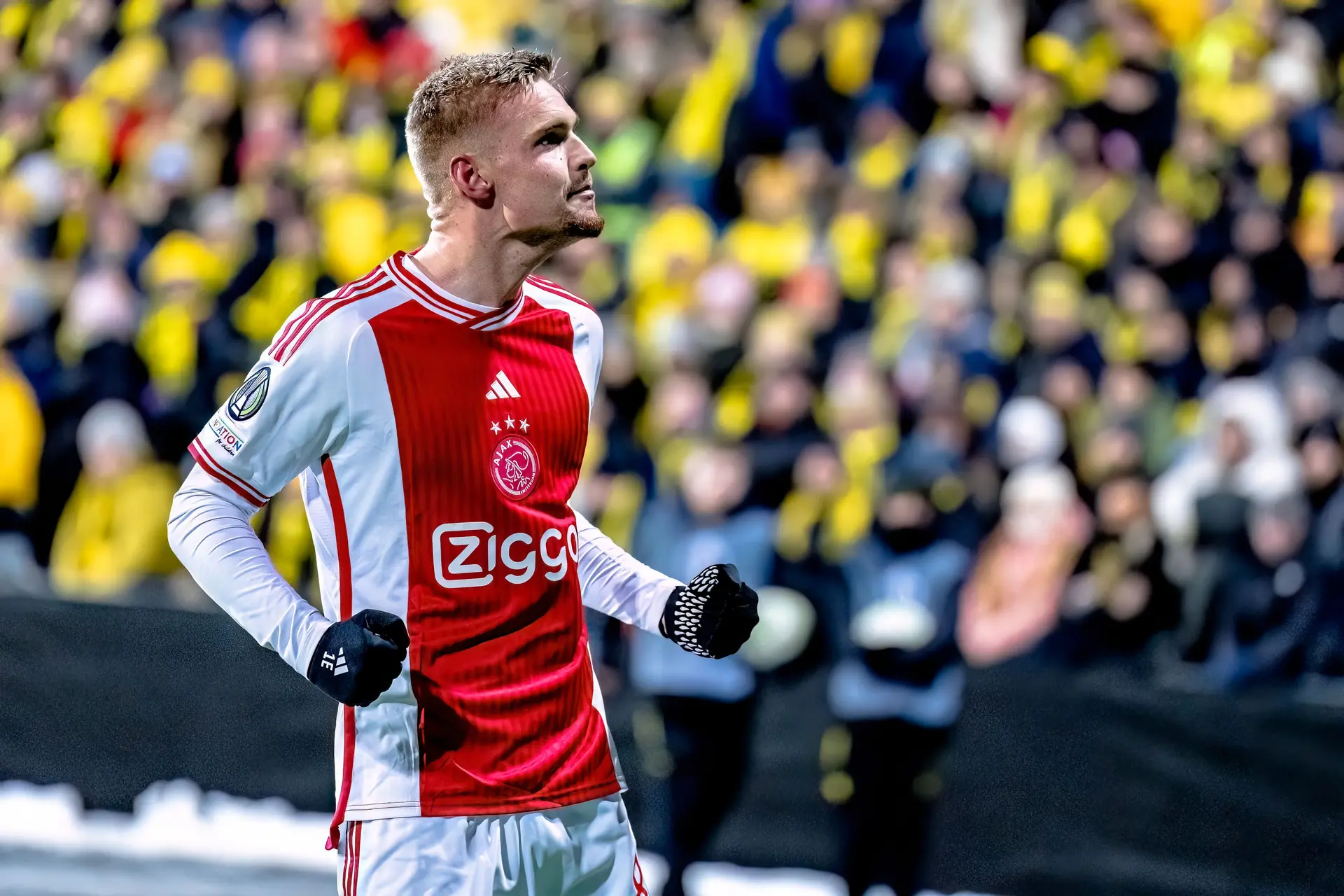 Taylor: 'Blij dat kritiek op Ajax zich op mij richt, want als de fans iemand pakken, pak mij dan maar'