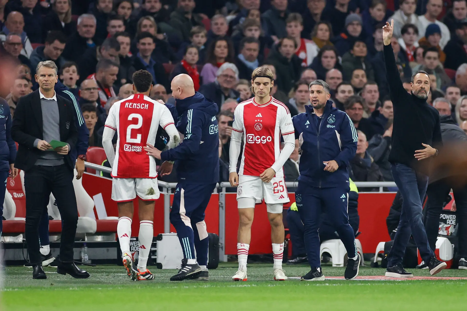 'Blessure Rensch valt mee; Godts binnen enkele weken terug in groepstraining'