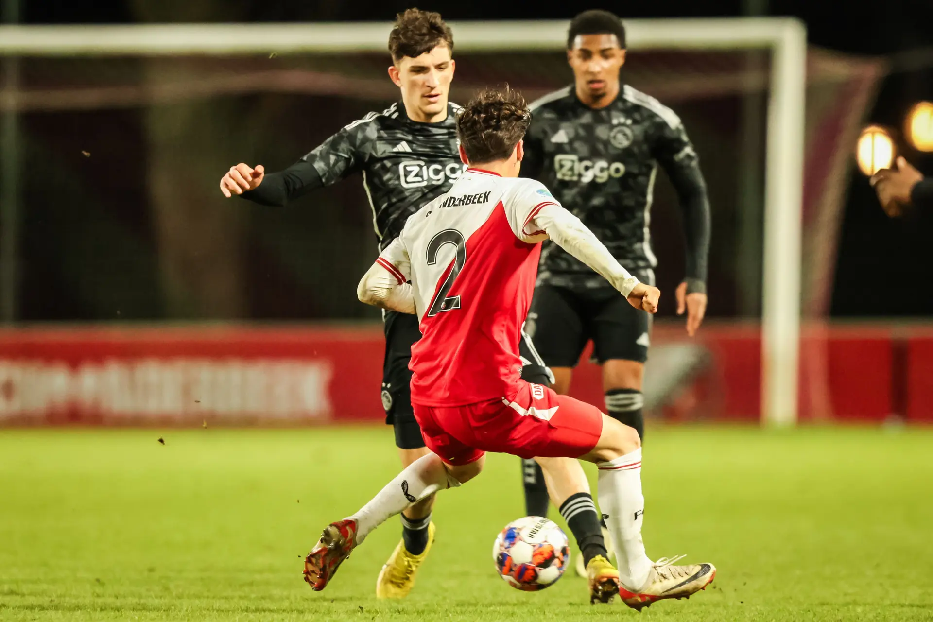 Vos tevreden over het spel van Jong Ajax en blij met Rijkhoff