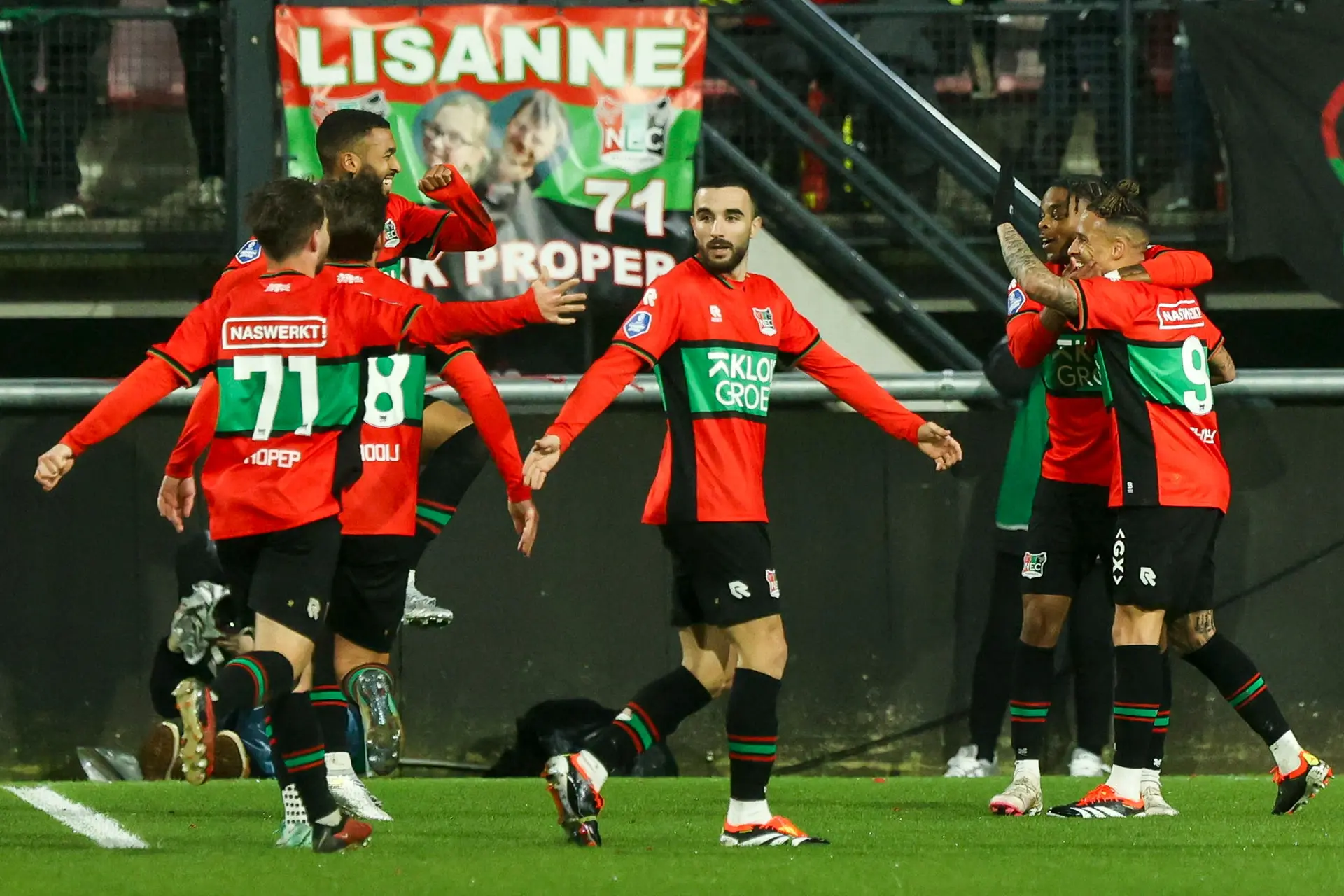 NEC bereikt na probleemloze avond halve finales bekertoernooi