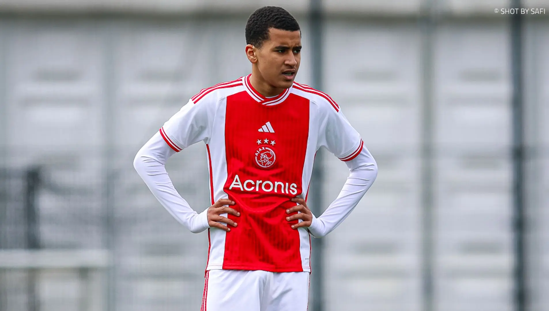 Ajax O16 veel te sterk voor leeftijdsgenoten Excelsior en pakt koppositie in competitie