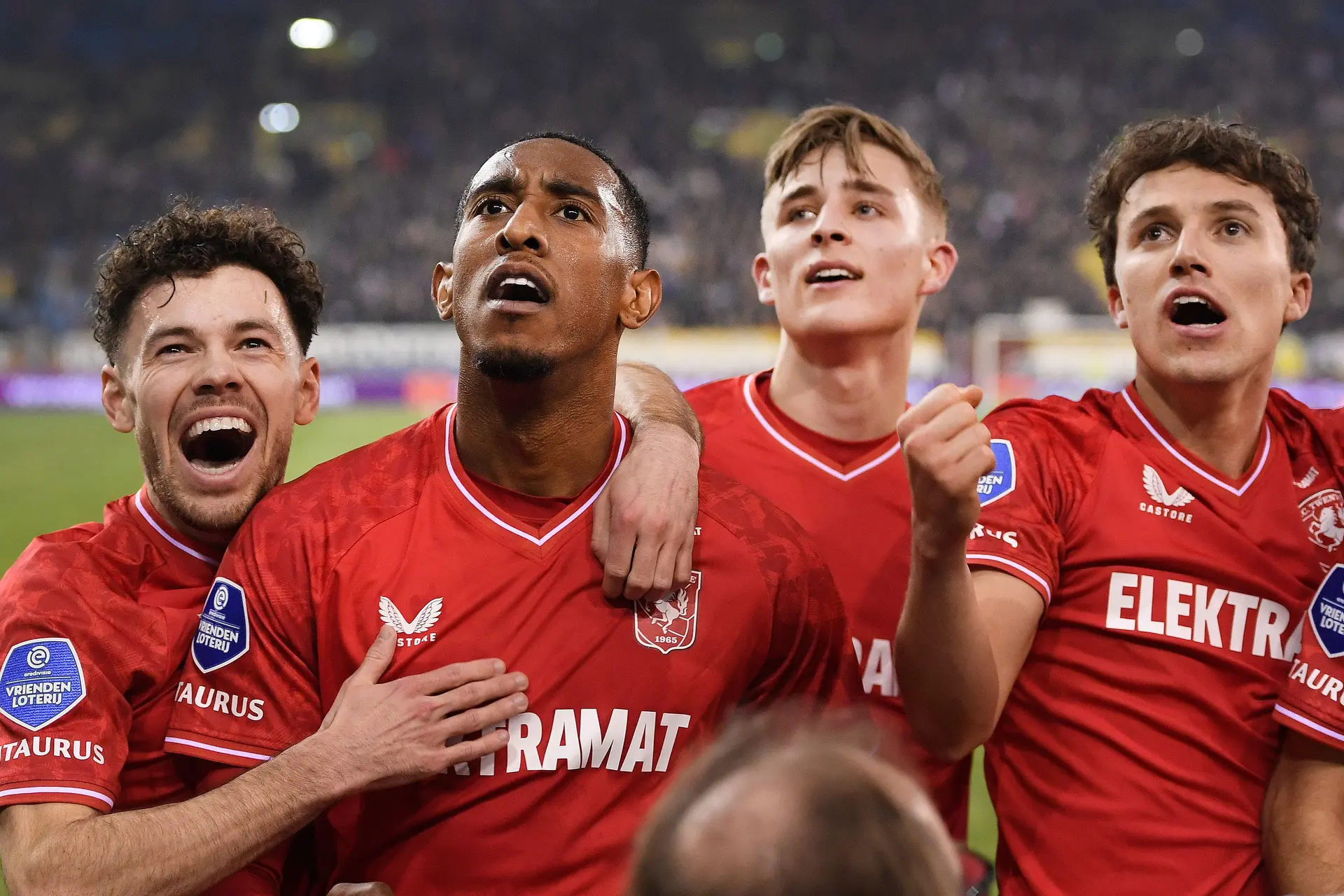 FC Twente wint nipt en verstevigt plek drie ten opzichte van AZ
