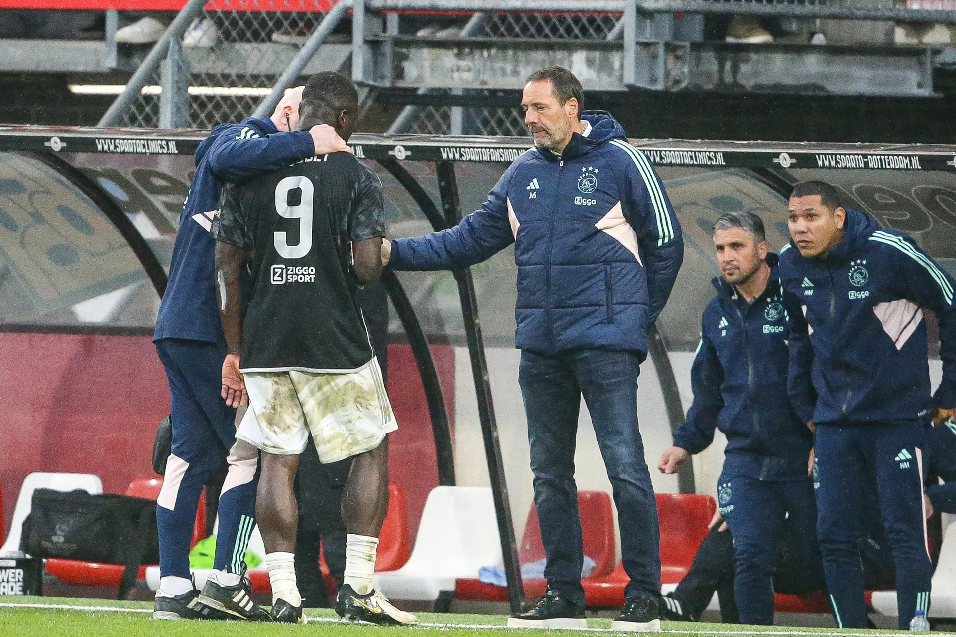 Van ’t Schip liet Brobbey renderen bij Ajax: ‘Vertelde hem dat hij meer moest afwisselen’
