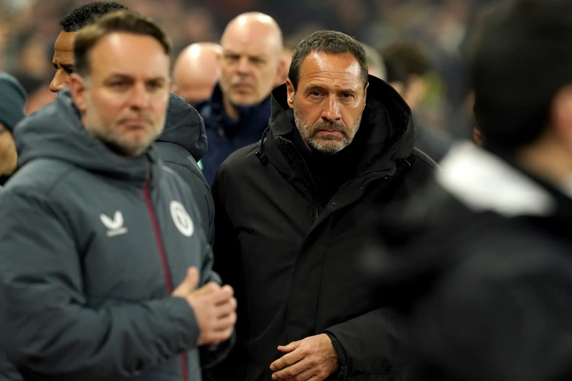 Van 't Schip baalt van tegengoal en rode kaart na rust: 'Dan zie je dat alles uit elkaar valt'
