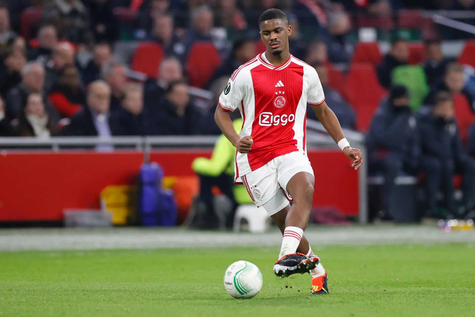 Hato ziet stijgende lijn bij Ajax: 'Het gaat beter met het team, dus dat is lekker'