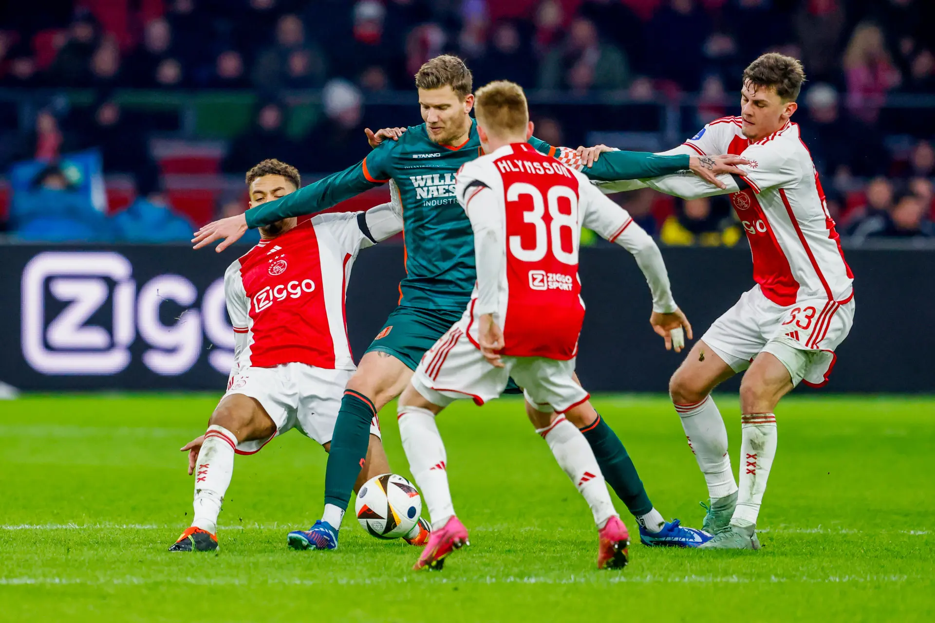 Interlands: Spanning stijgt voor Hlynsson en Tahirović