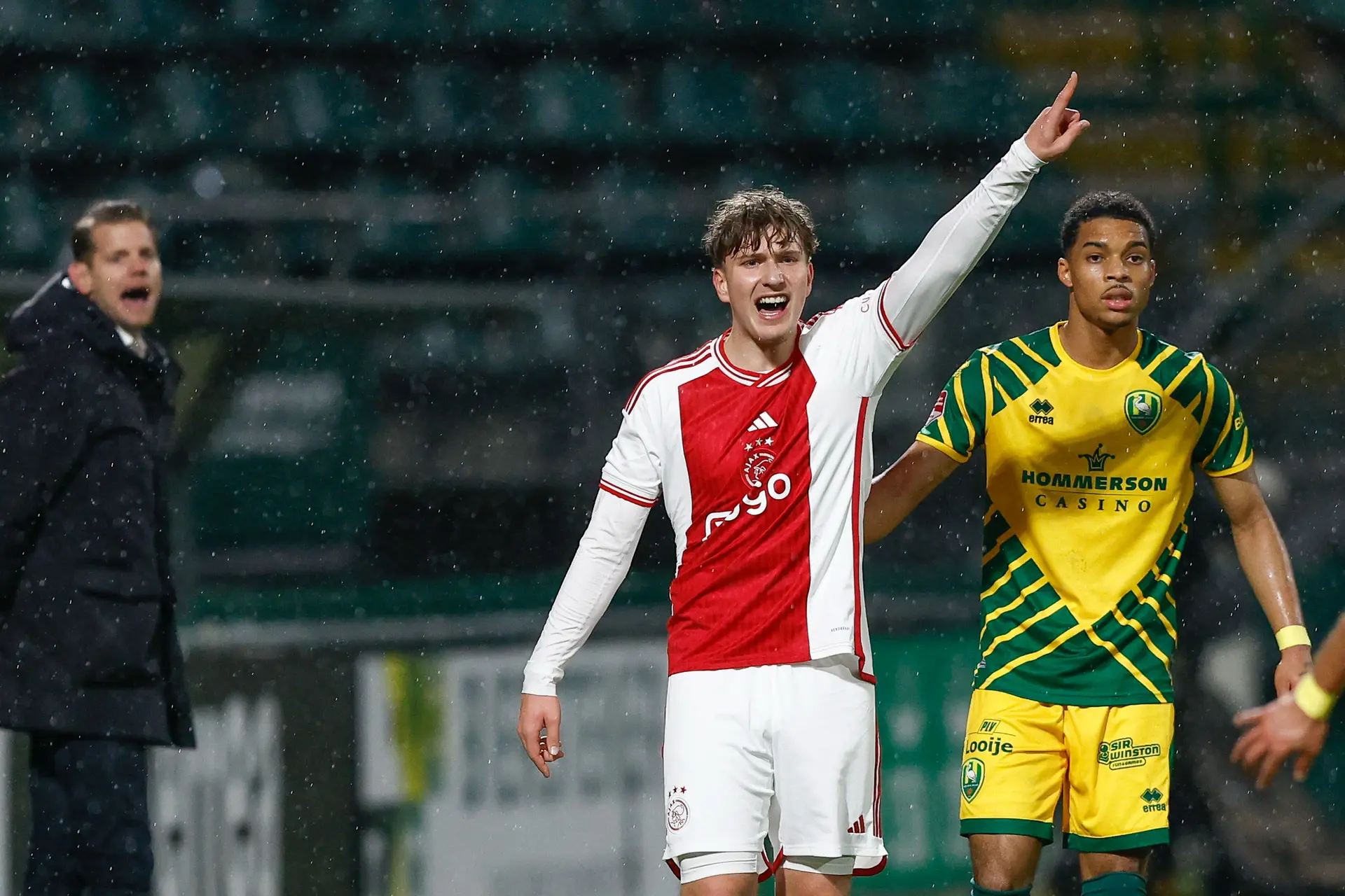 Godts keert sterk terug bij Jong Ajax, maar vergeet zichzelf te belonen