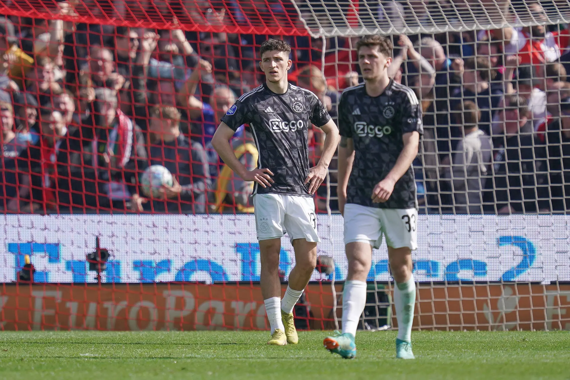 Spaan spaart spelers van Ajax: 'De destructie woedt boven hen'