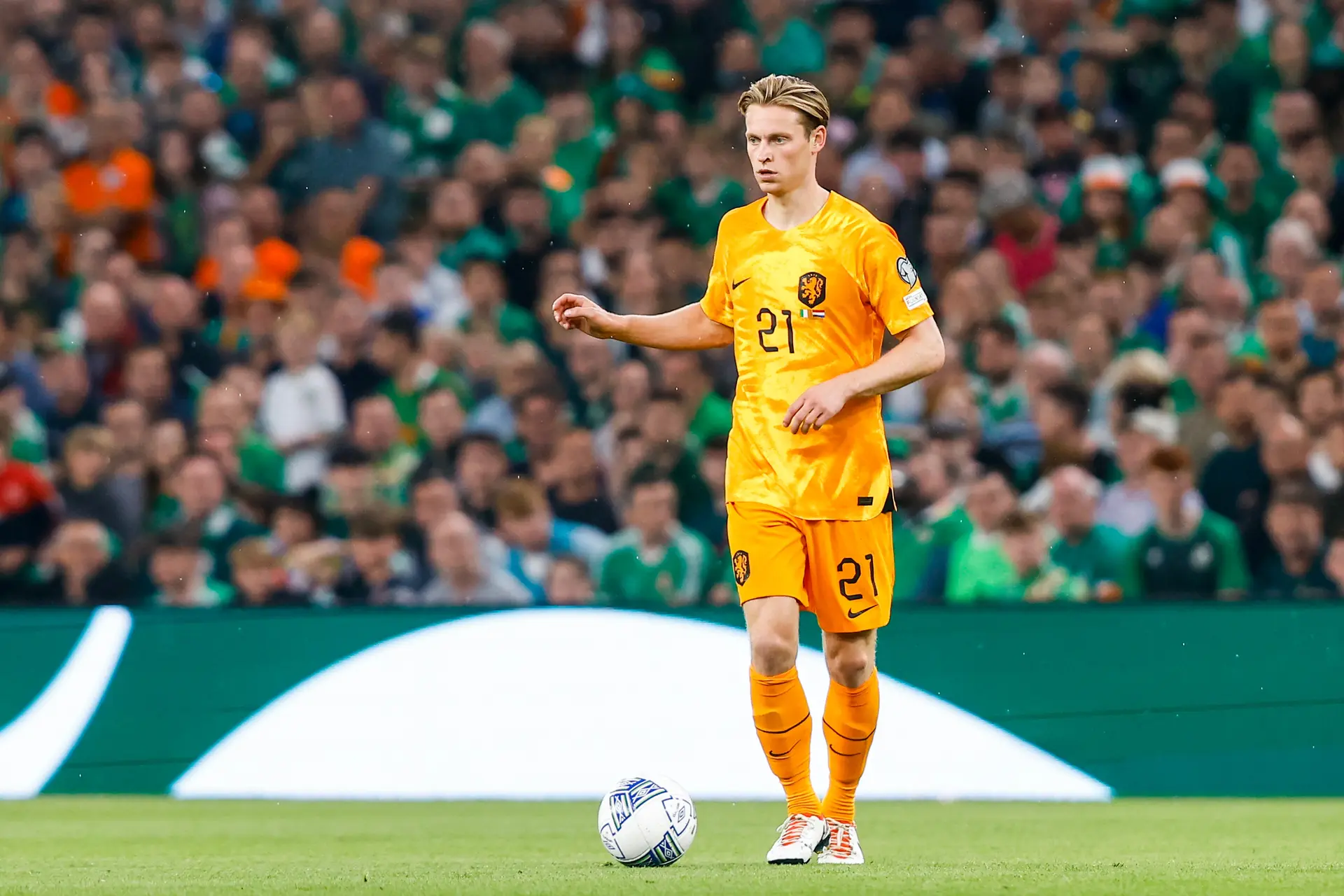 Koeman neemt zorgen voorlopig weg over De Jong: 'Het loopt volgens plan'