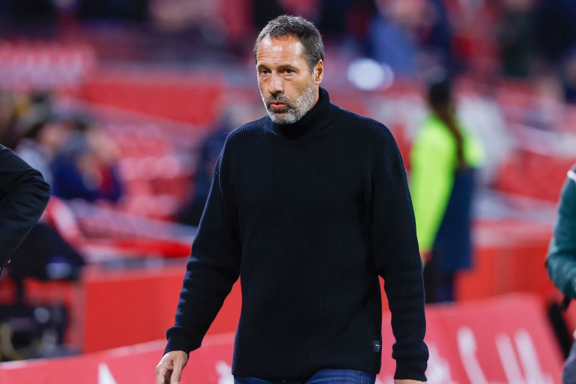 Van 't Schip: 'Het blijft Ajax en de verwachtingen blijven hoog, wij kunnen dat momenteel niet aan'