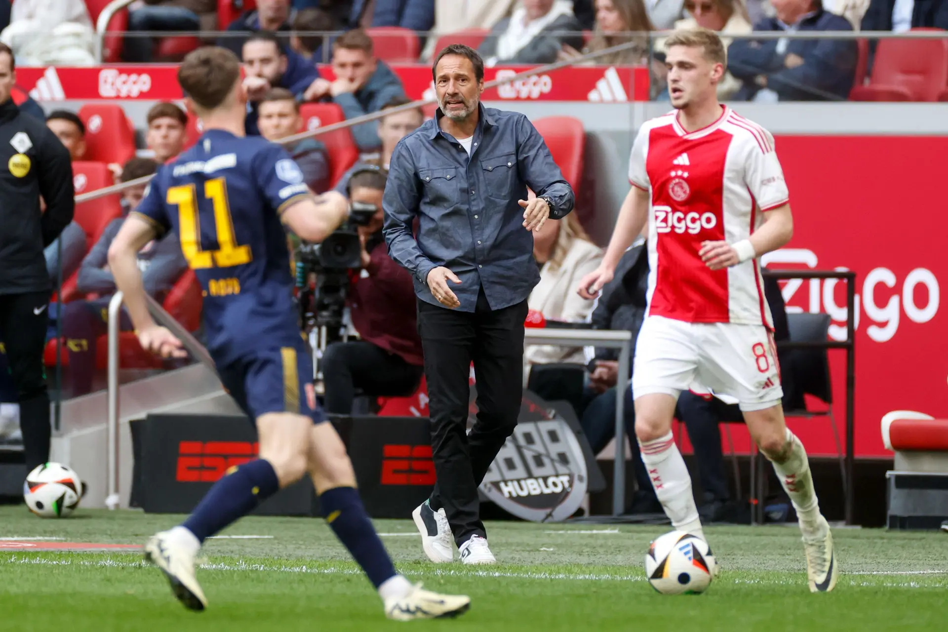 NB: 'Taylor was de enige bij Ajax die de hele wedstrijd volle bak ging'