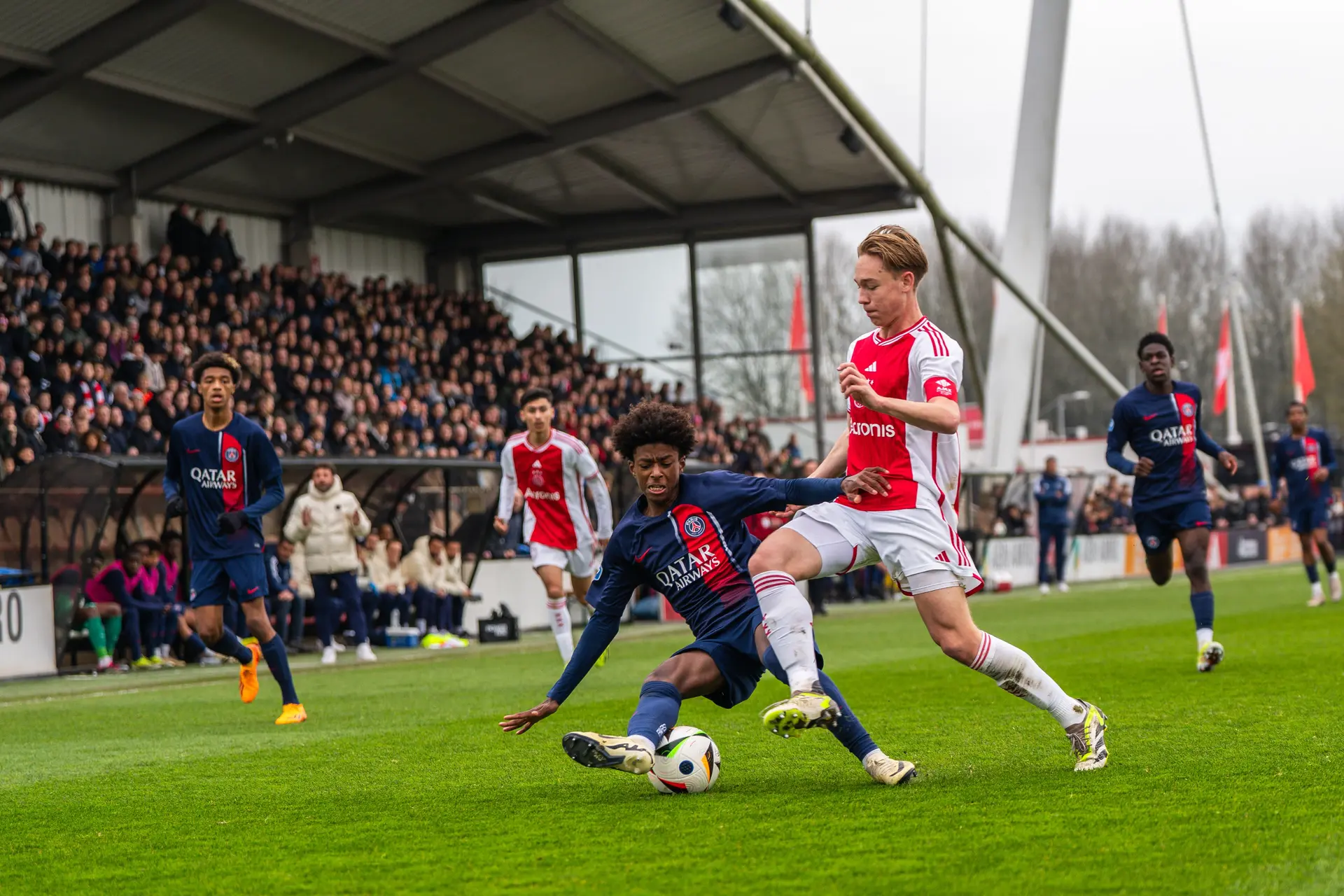 Kweekvijver: Captain Van der Lans staat op en pakt twee prijzen met Ajax O17
