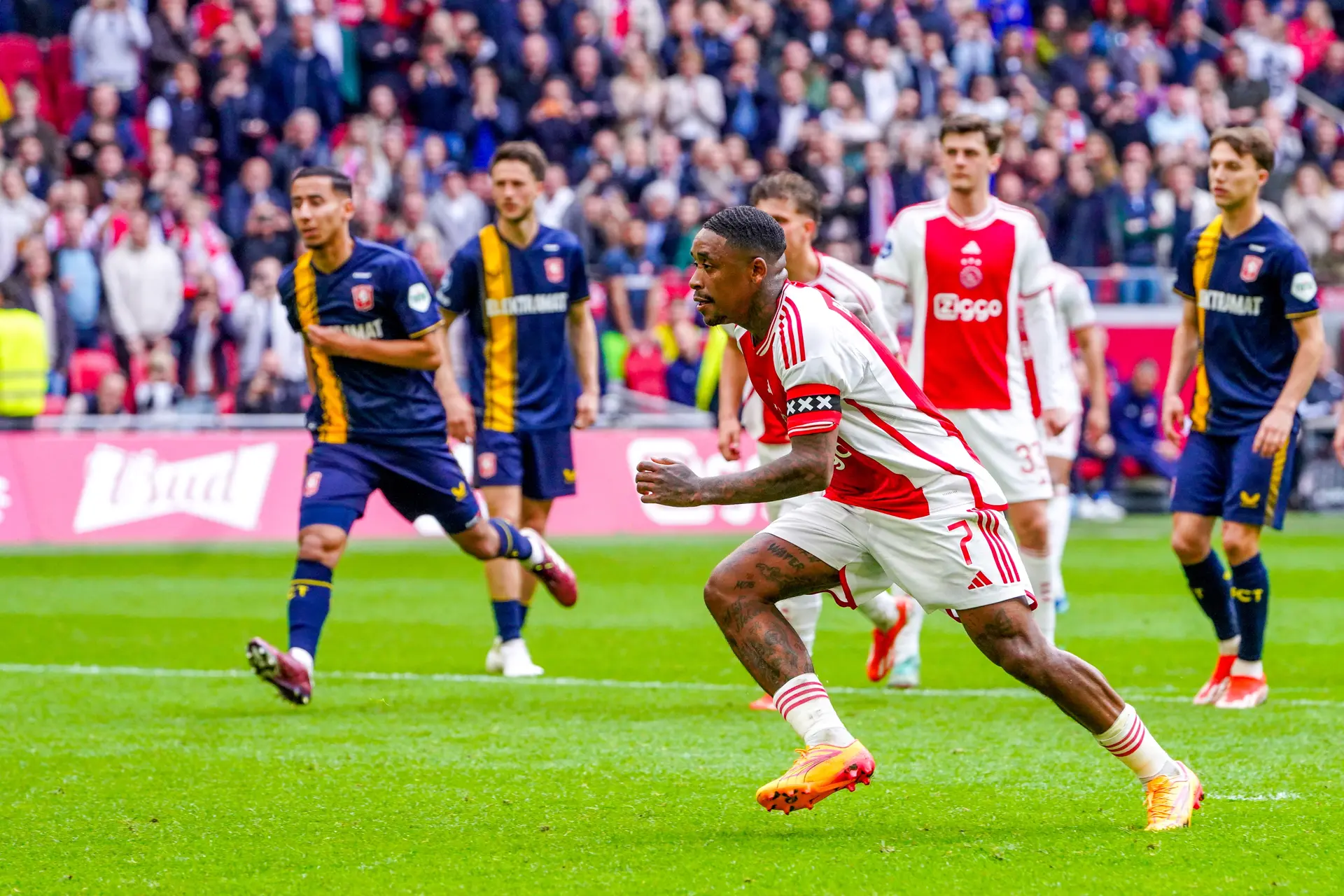Bergwijn vond Ajax goede tweede helft spelen: 'We waren scherp en zaten erbovenop'