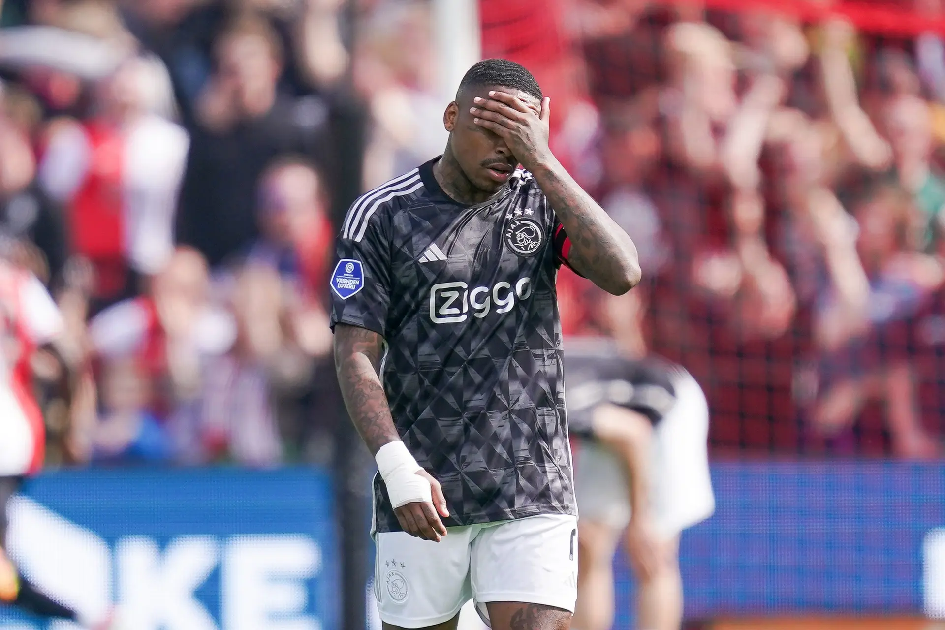 Bergwijn richt zich tot Ajax-supporters: 'Verliezen kan, maar niet op deze manier'