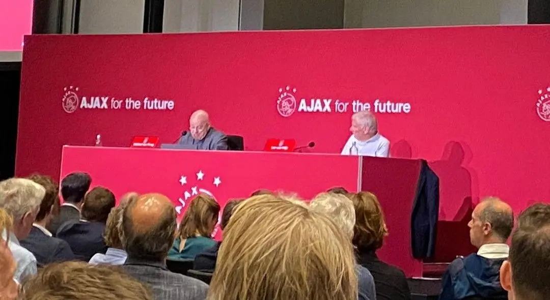 BAVA laat zien dat van Ajax' credo 'Samen Ajax' nog lang geen sprake is