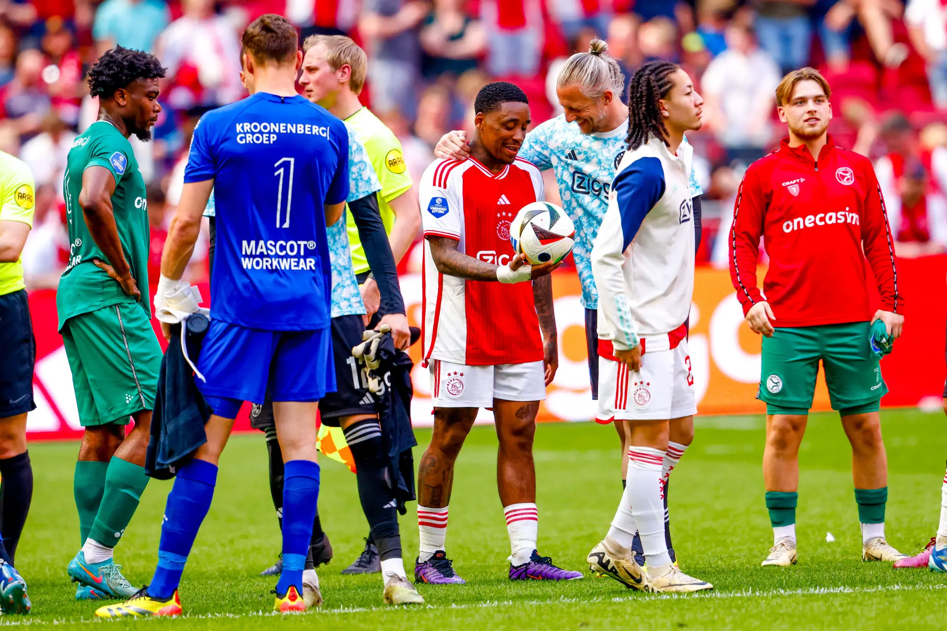 Wie was jouw Man of the Match tijdens Ajax - Almere City?