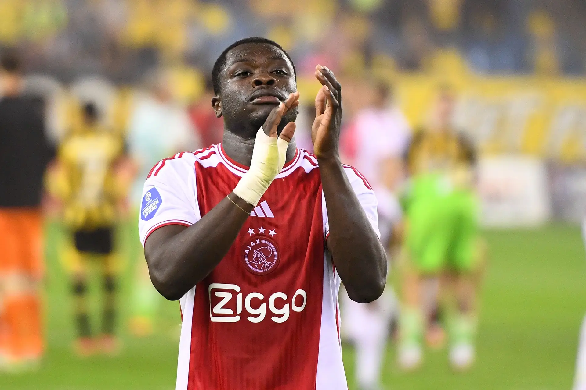 Nederland start met Brobbey aan oefenduel met Canada, Bergwijn begint vanaf de bank