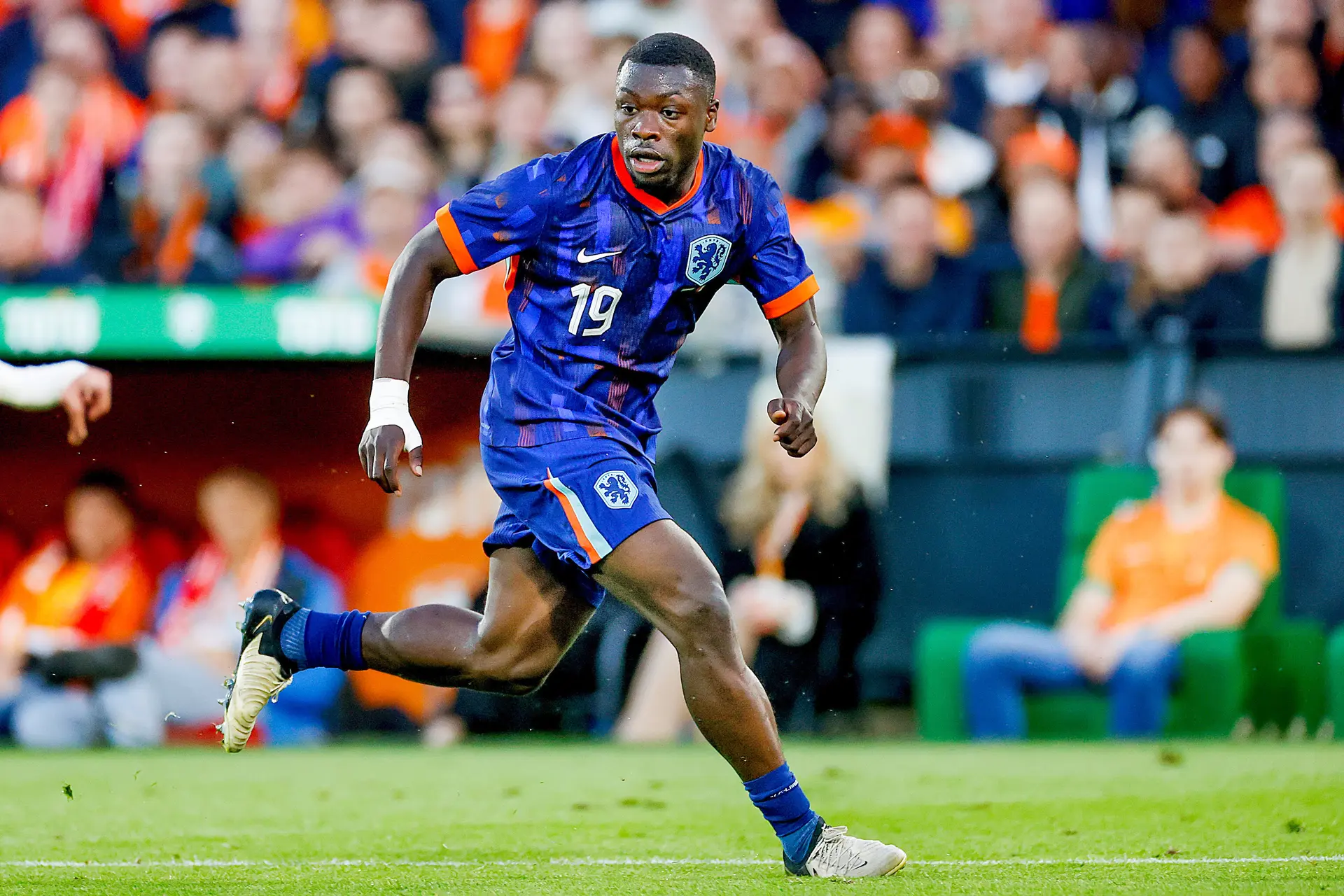 Brobbey weer in training bij Oranje: 'Misschien een klein rolletje tegen Frankrijk'