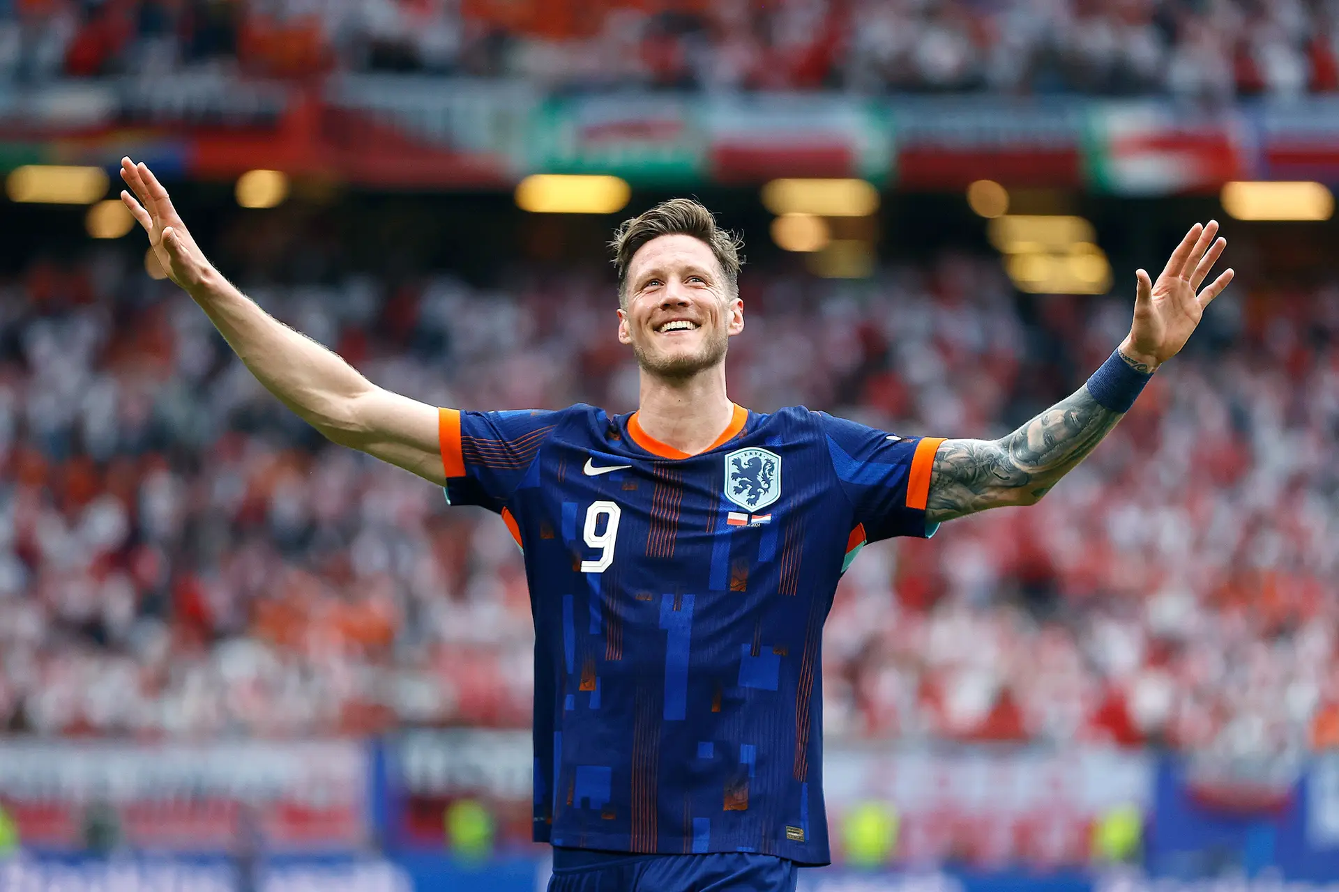 Bergwijn ziet Weghorst en Brobbey dollen: 'Als Wout komt, moet Brobbey weg'