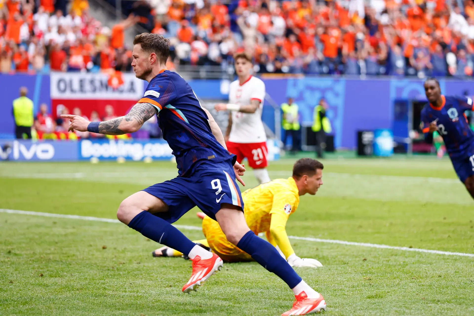 Weghorst helpt Oranje bij EK-opening nipt langs Polen