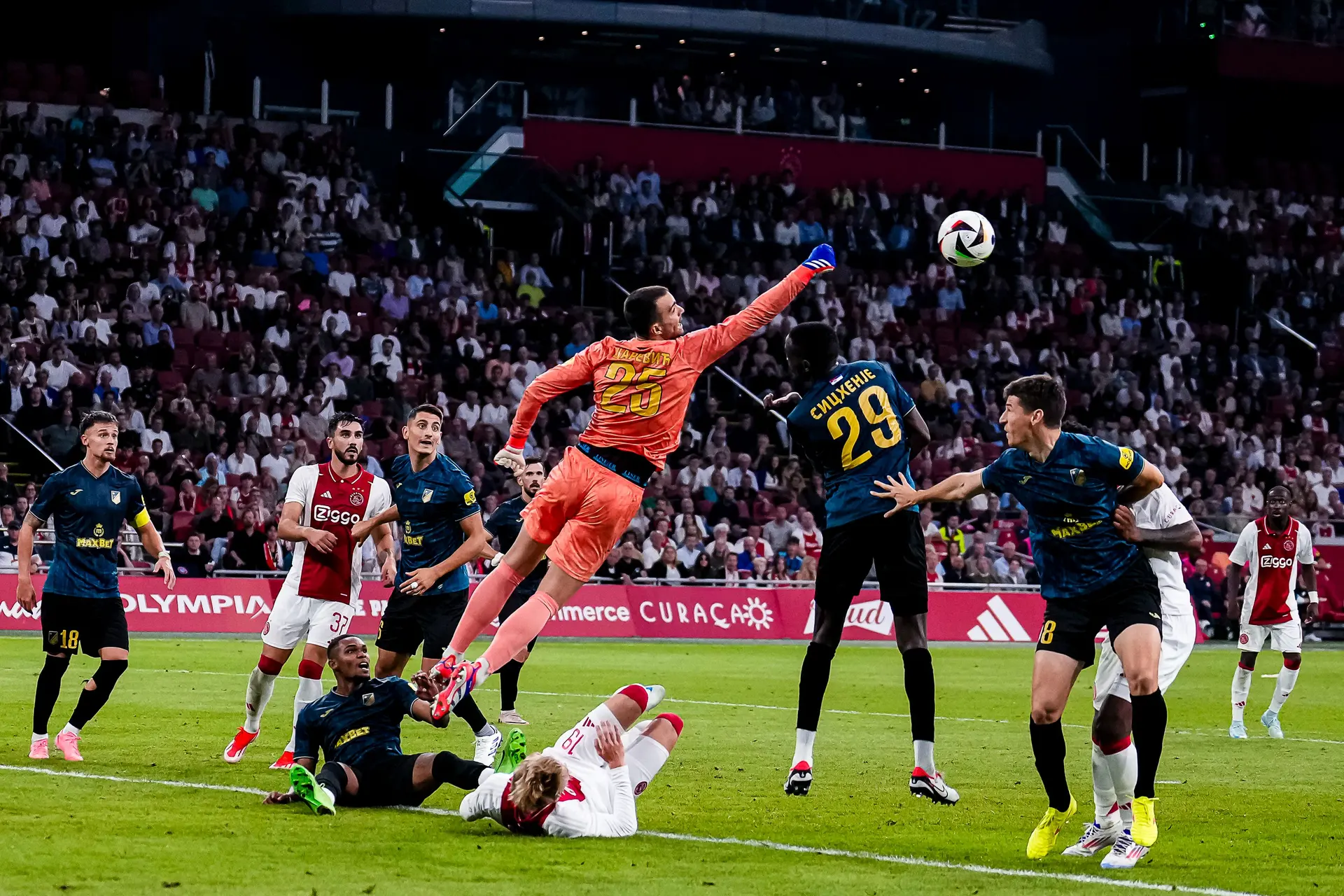 Vojvodina-keeper vol vertrouwen: 'Geloof dat we alle fans in Servië echt hebben verrast'