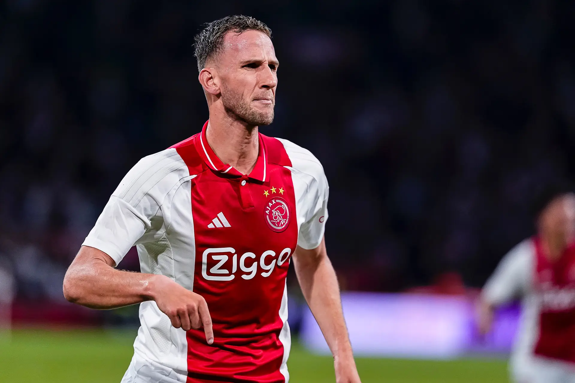 Van den Boomen hoopt op meer speeltijd bij Ajax: 'Denk dat ik goed genoeg ben om te spelen'