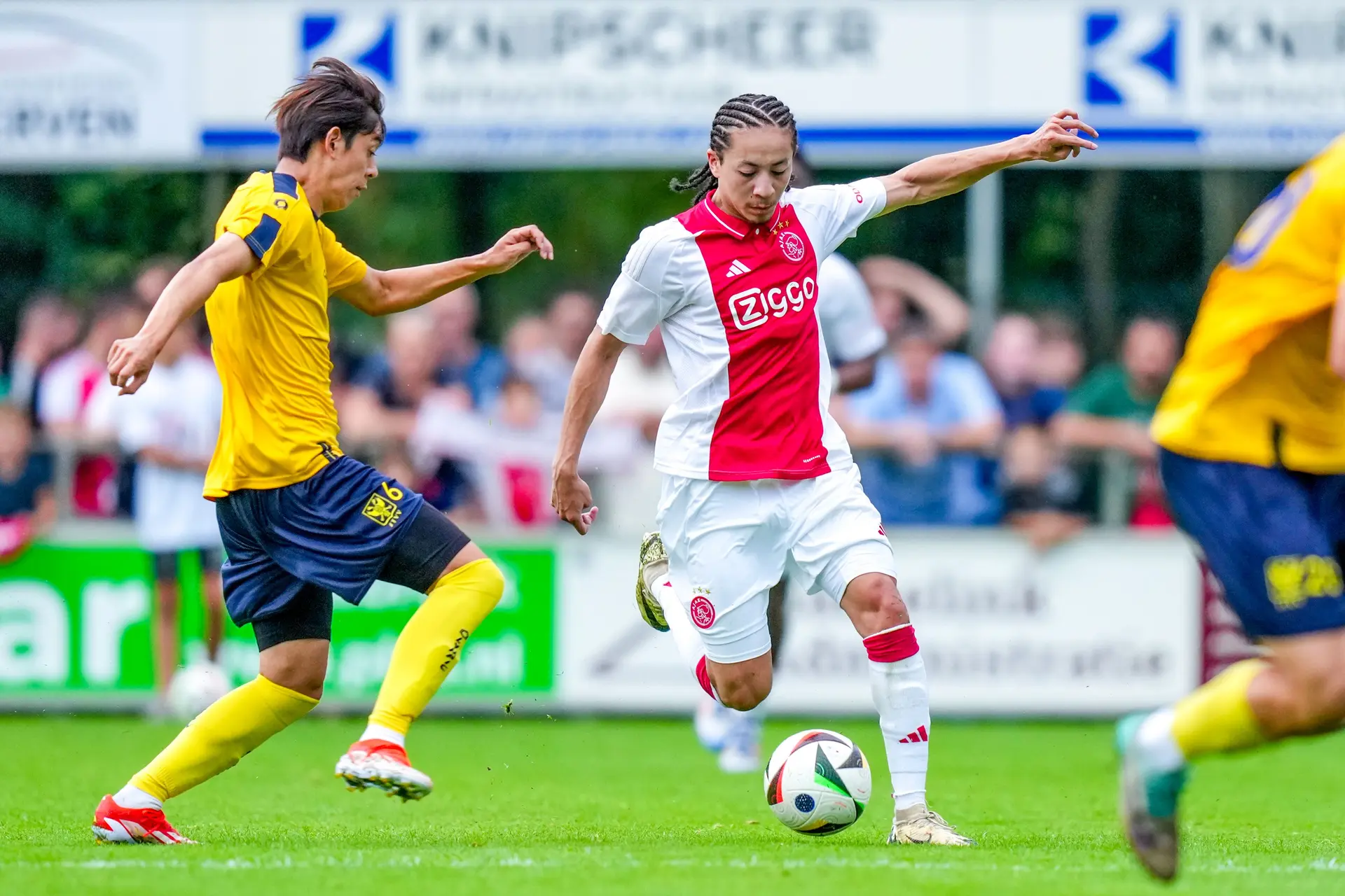 Preseason: Linksback Hato speelt goed, Fitz-Jim laat zich weer zien aan Farioli