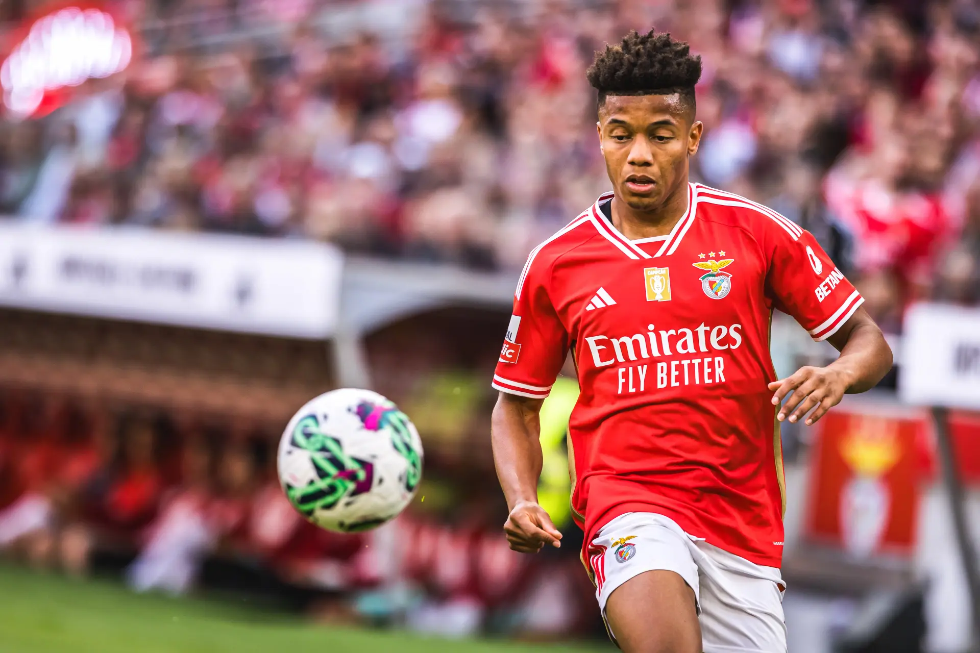 'Neres heeft transfer naar Napoli te pakken; Benfica ontvangt miljoenen voor oud-Ajacied'