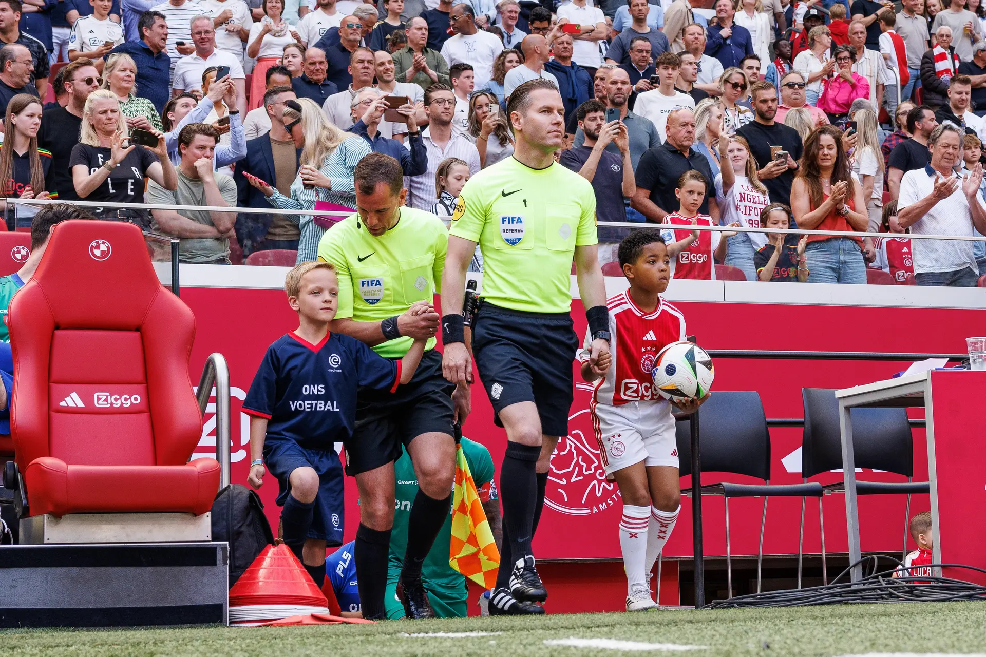Rondom Ajax: Makkelie fluit aanstaande zondag opnieuw Klassieker