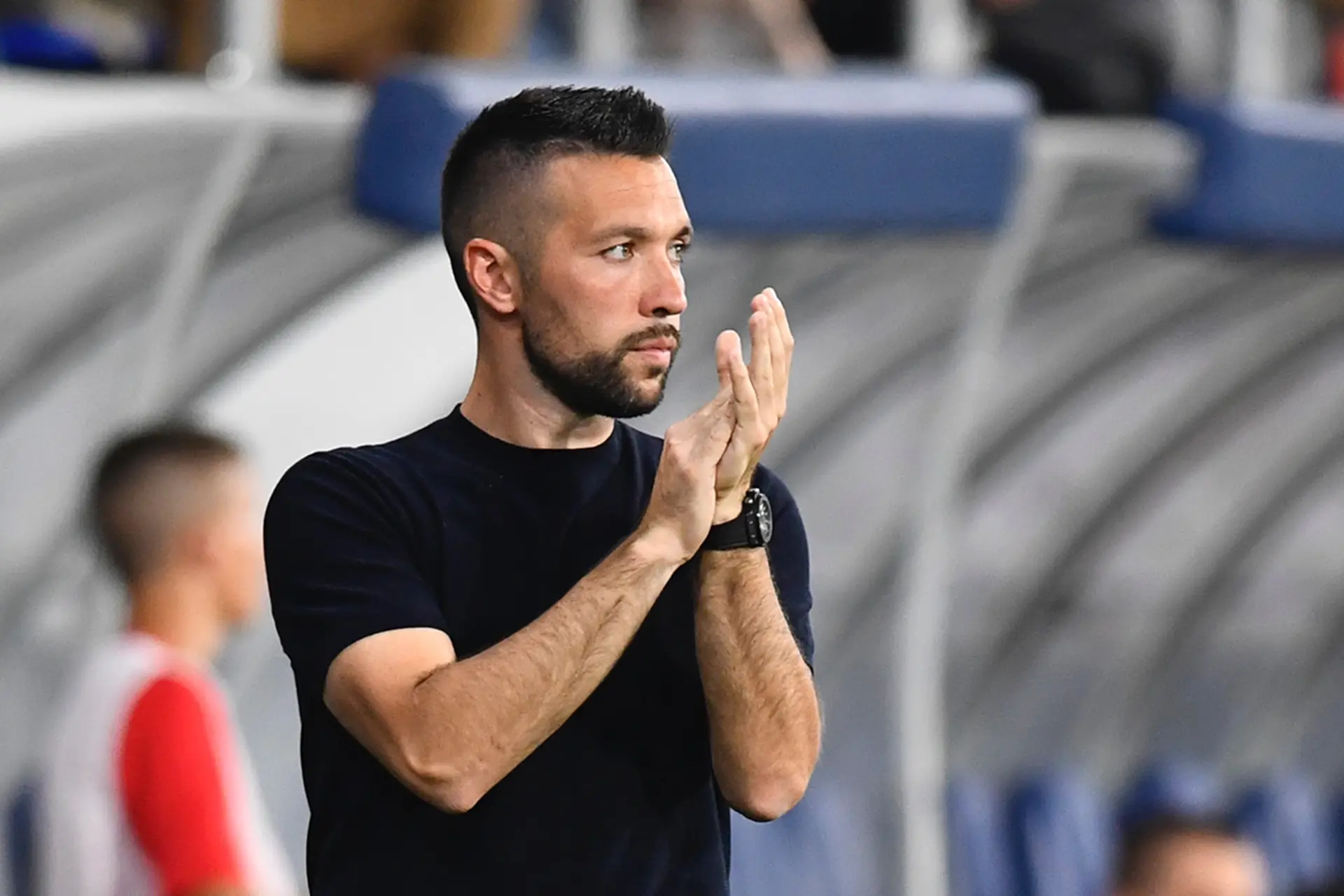 Farioli op zijn hoede voor Panathinaikos-duo: 'Ze hebben geweldige kwaliteiten'