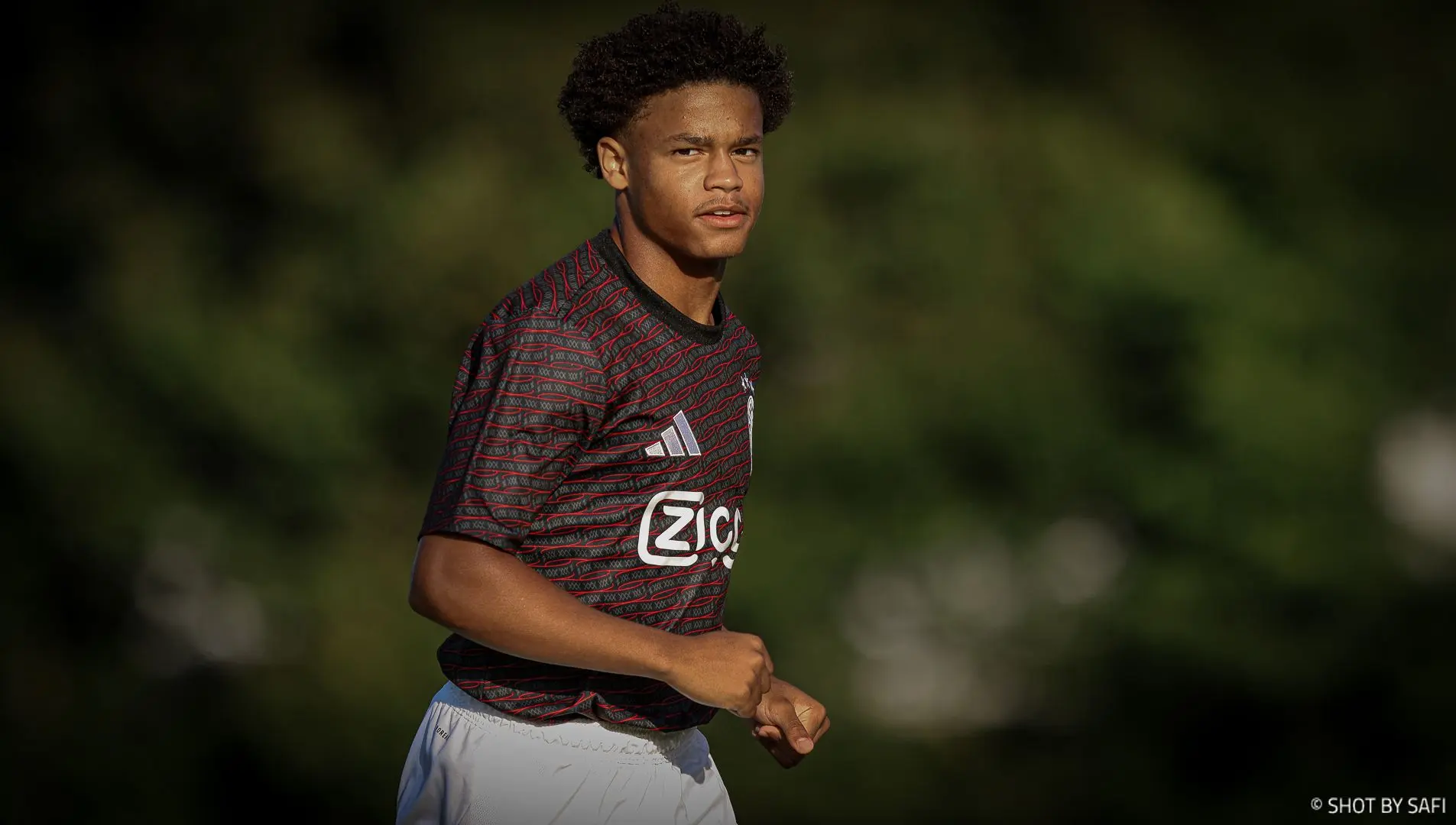 Alders bevestigt contractverlenging bij Ajax: 'Dat is ook wat ik het liefst wil'